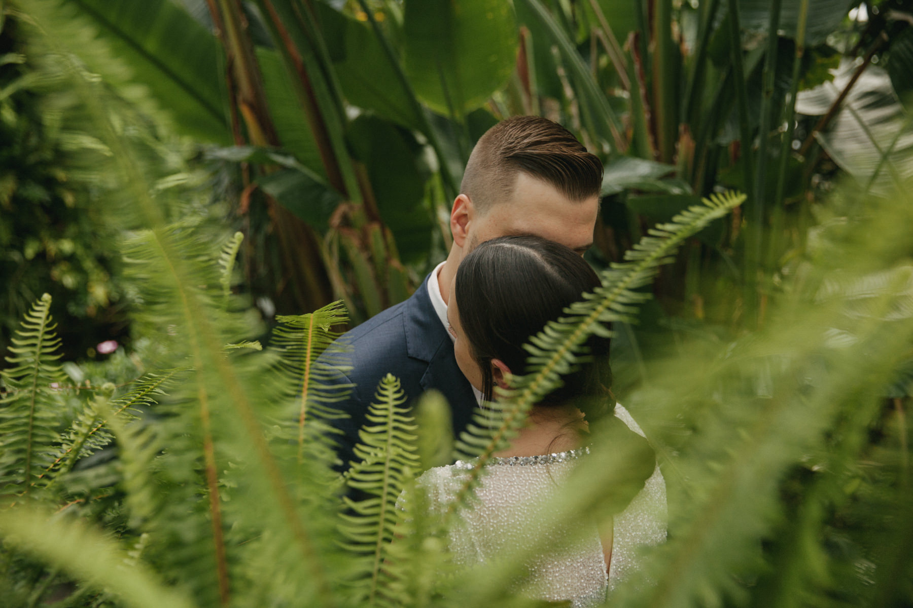 Botanical Greenhouse Wedding at Sonnenberg Gardens // Daring Wanderer