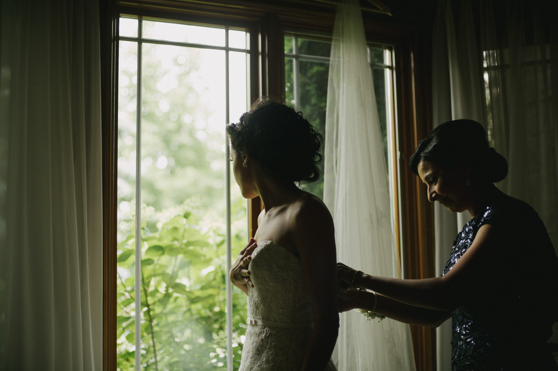 Vintage Wedding at Leslie Log House // Daring Wanderer