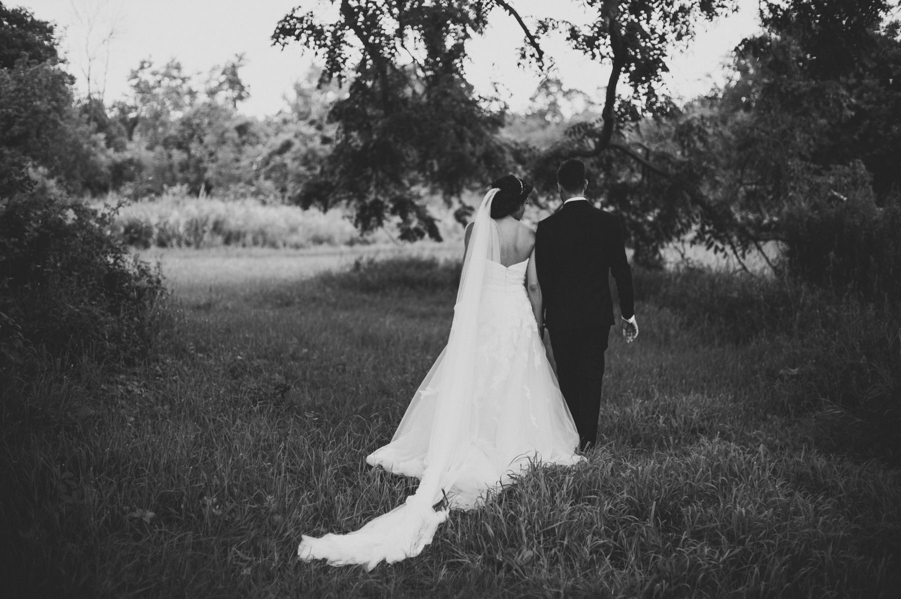 Vintage Wedding at Leslie Log House // Daring Wanderer