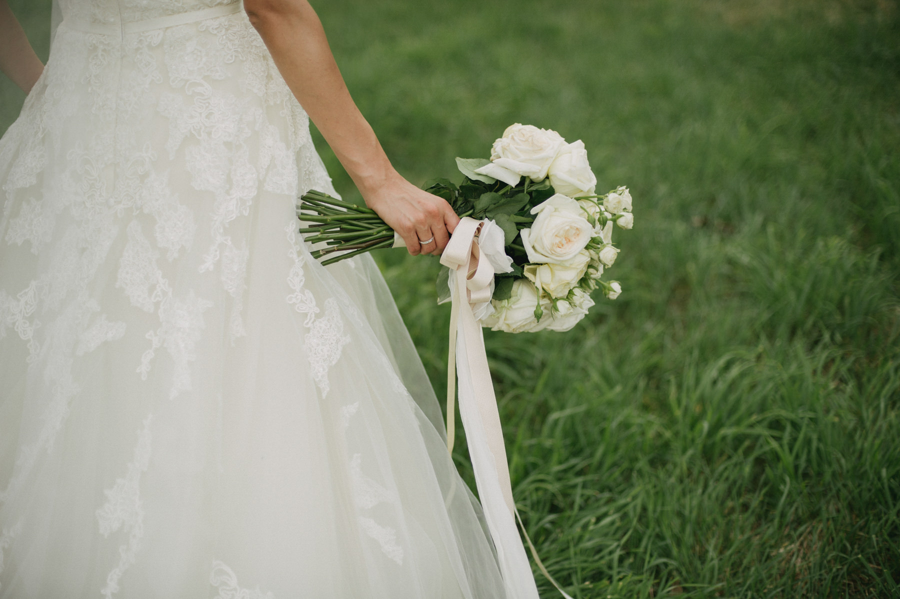 Vintage Wedding at Leslie Log House // Daring Wanderer