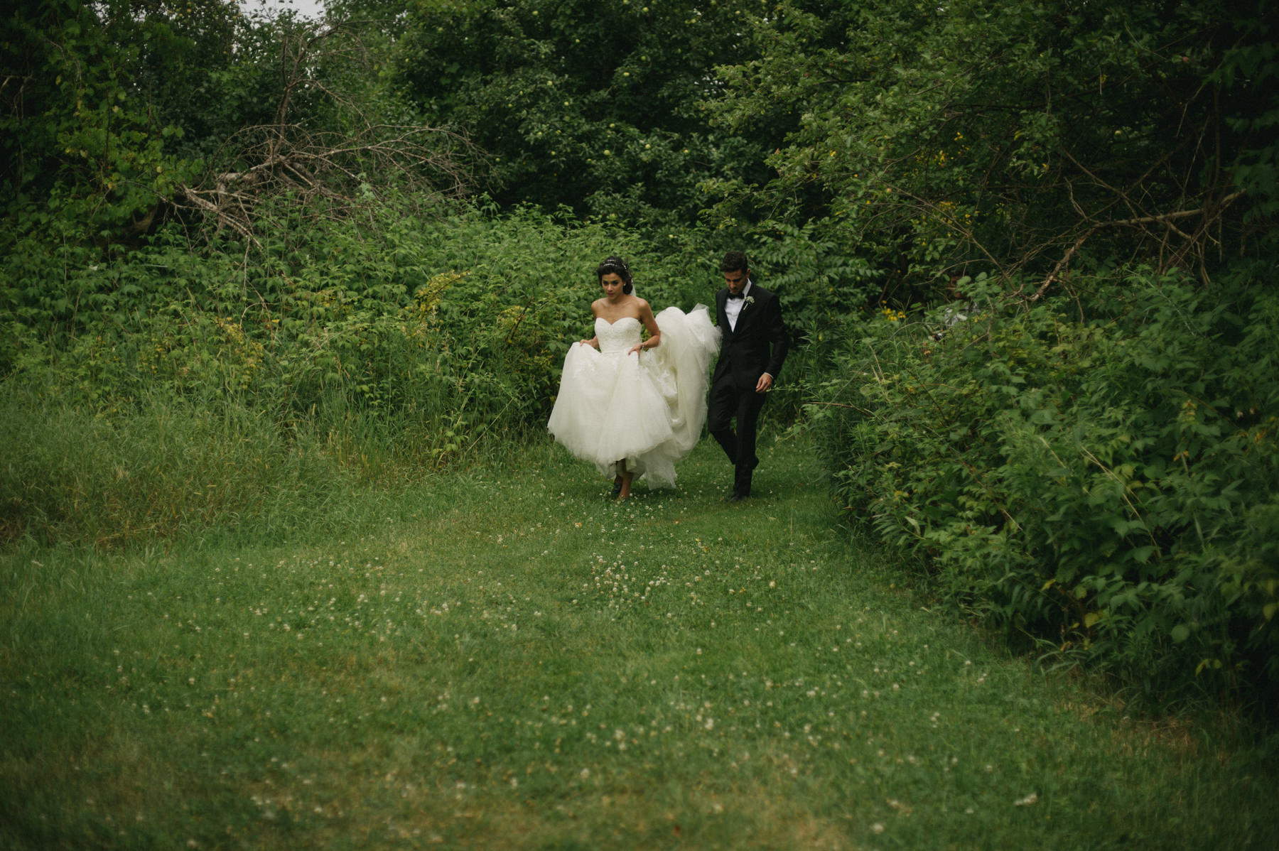 Vintage Wedding at Leslie Log House // Daring Wanderer