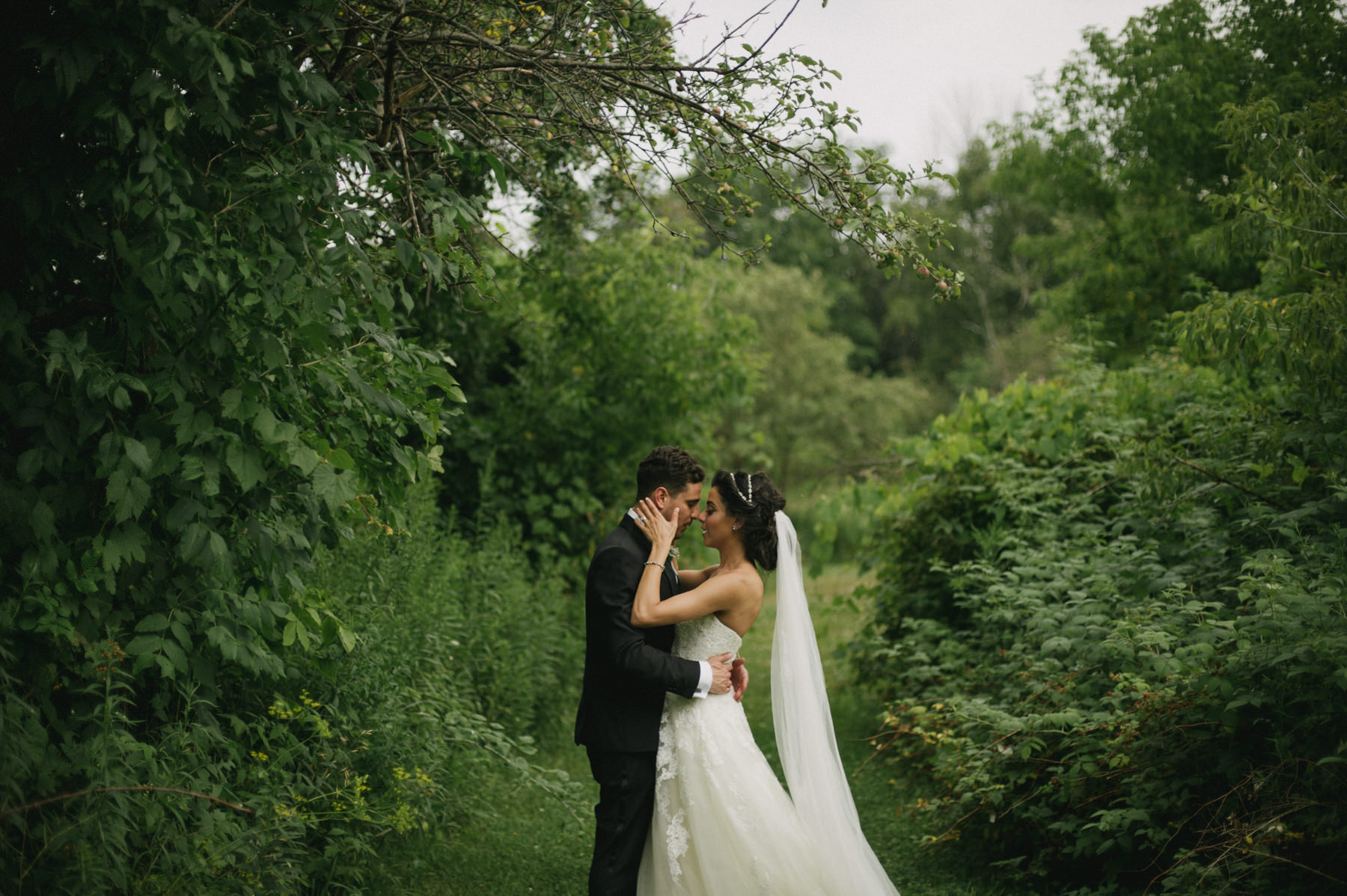 Vintage Wedding at Leslie Log House // Daring Wanderer