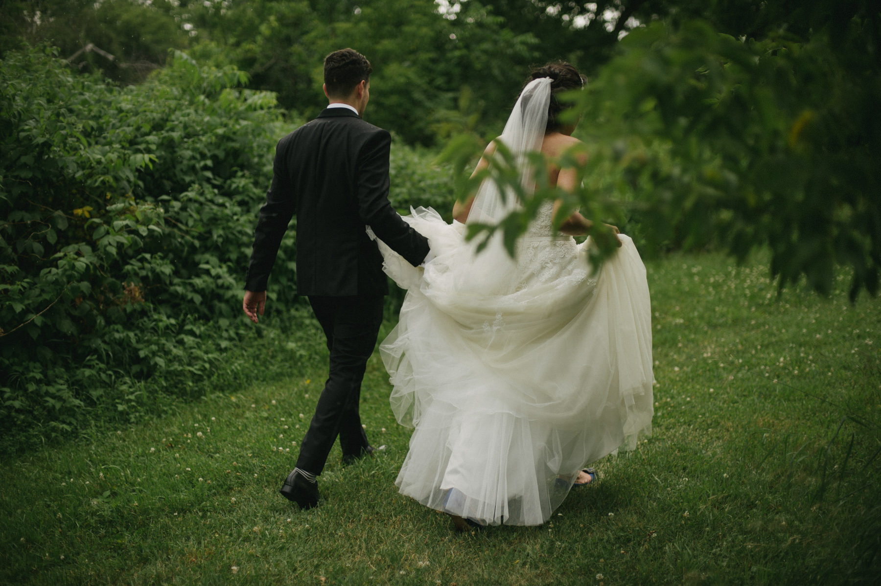 Vintage Wedding at Leslie Log House // Daring Wanderer