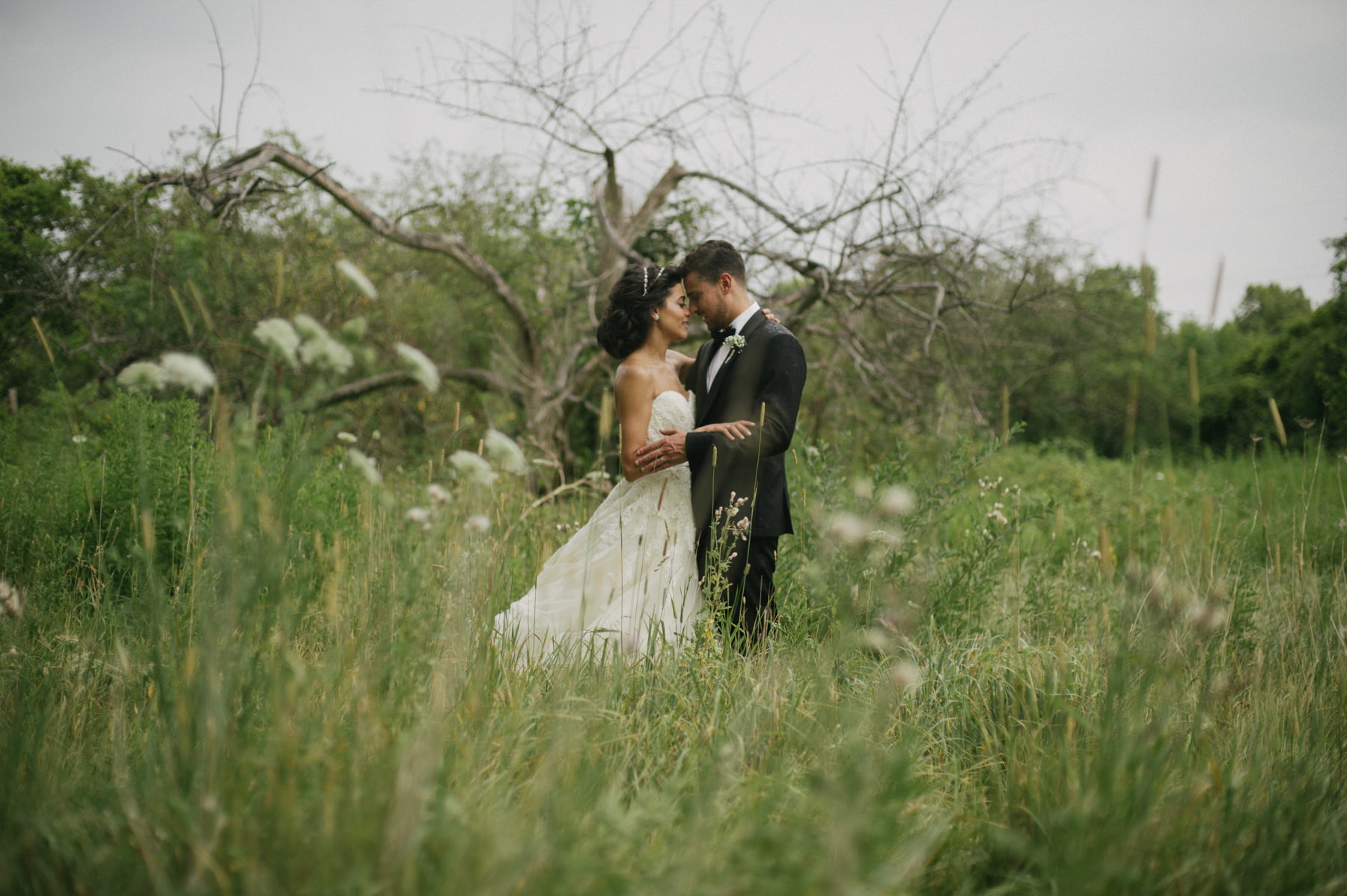 Vintage Wedding at Leslie Log House // Daring Wanderer