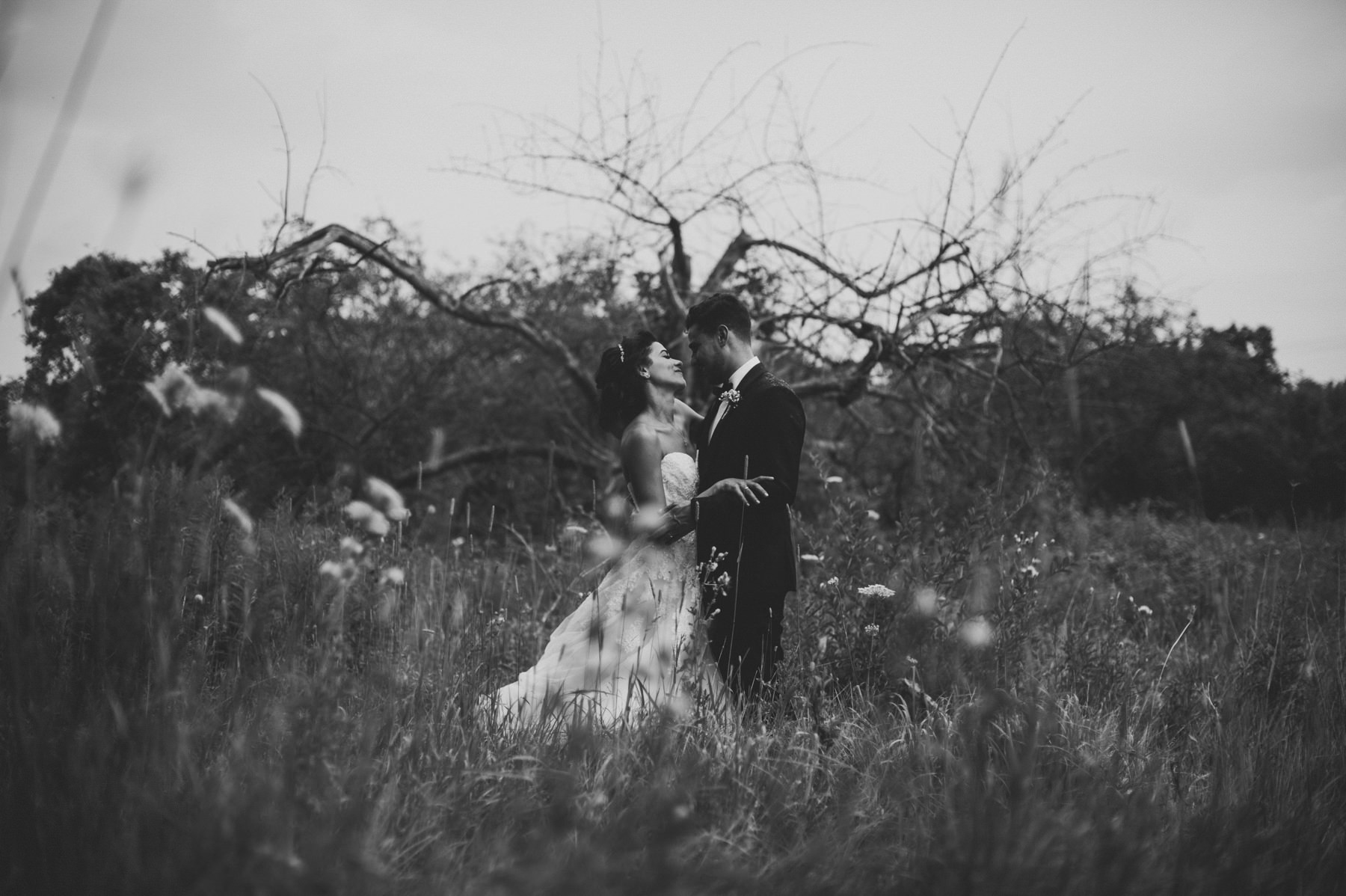 Vintage Wedding at Leslie Log House // Daring Wanderer