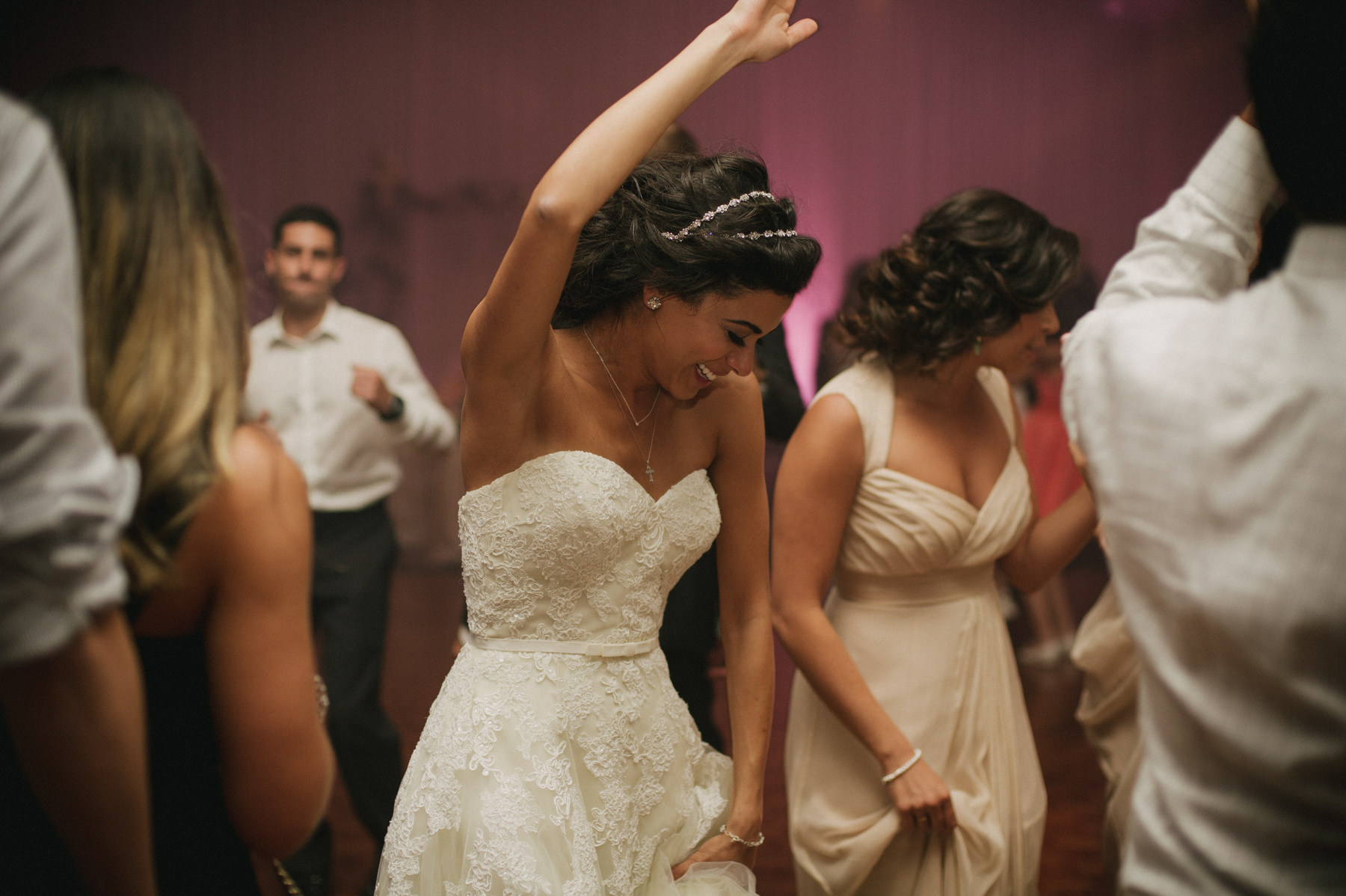 Vintage Wedding at Leslie Log House // Daring Wanderer