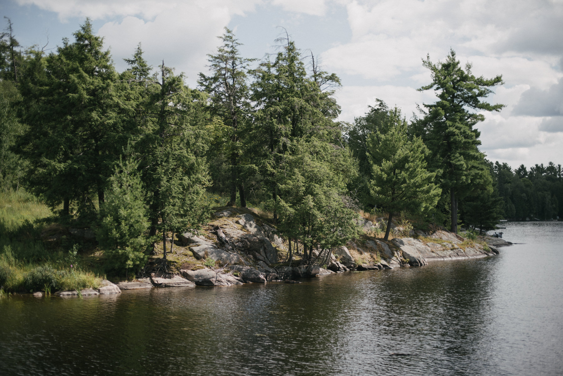 Daring Wanderer Photography - Daring Wanderer - Muskoka wedding photographer - Ontario wedding photographer - northern ontario wedding photographer - ridge at manitou wedding - cottage wedding - intimate cottage wedding