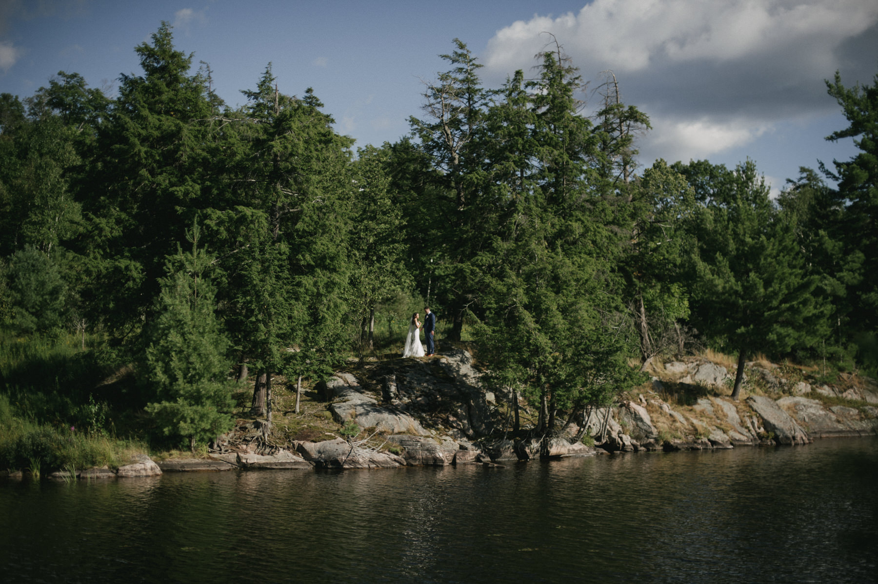 Daring Wanderer Photography - Daring Wanderer - Muskoka wedding photographer - Ontario wedding photographer - northern ontario wedding photographer - ridge at manitou wedding - cottage wedding - intimate cottage wedding