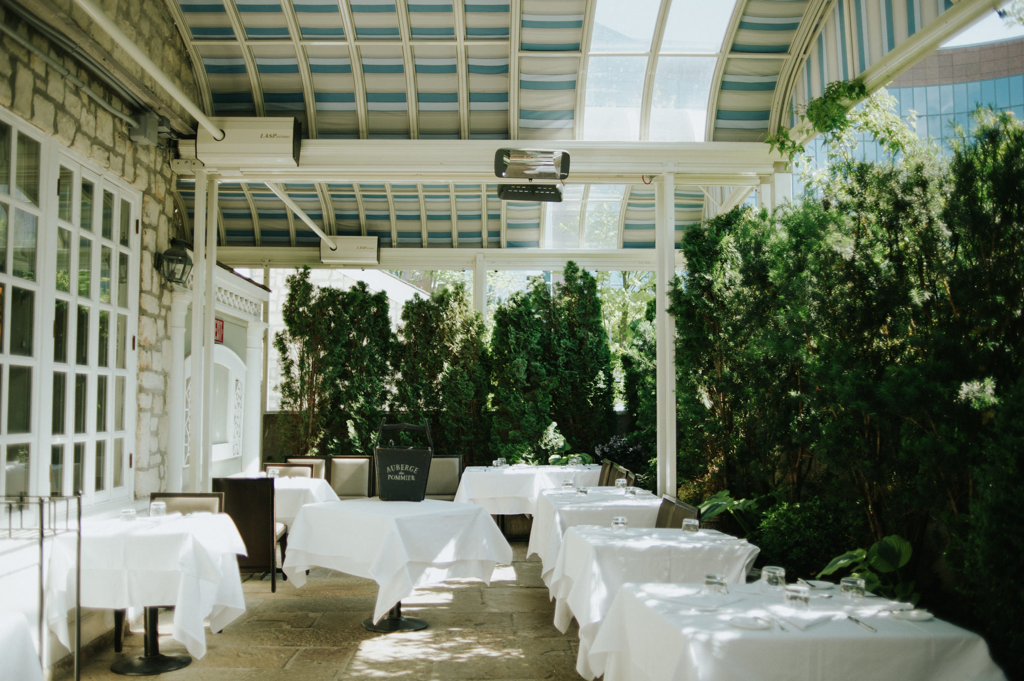 An intimate Auberge du Pommier Wedding in Toronto // Daring Wanderer: www.daringwanderer.com