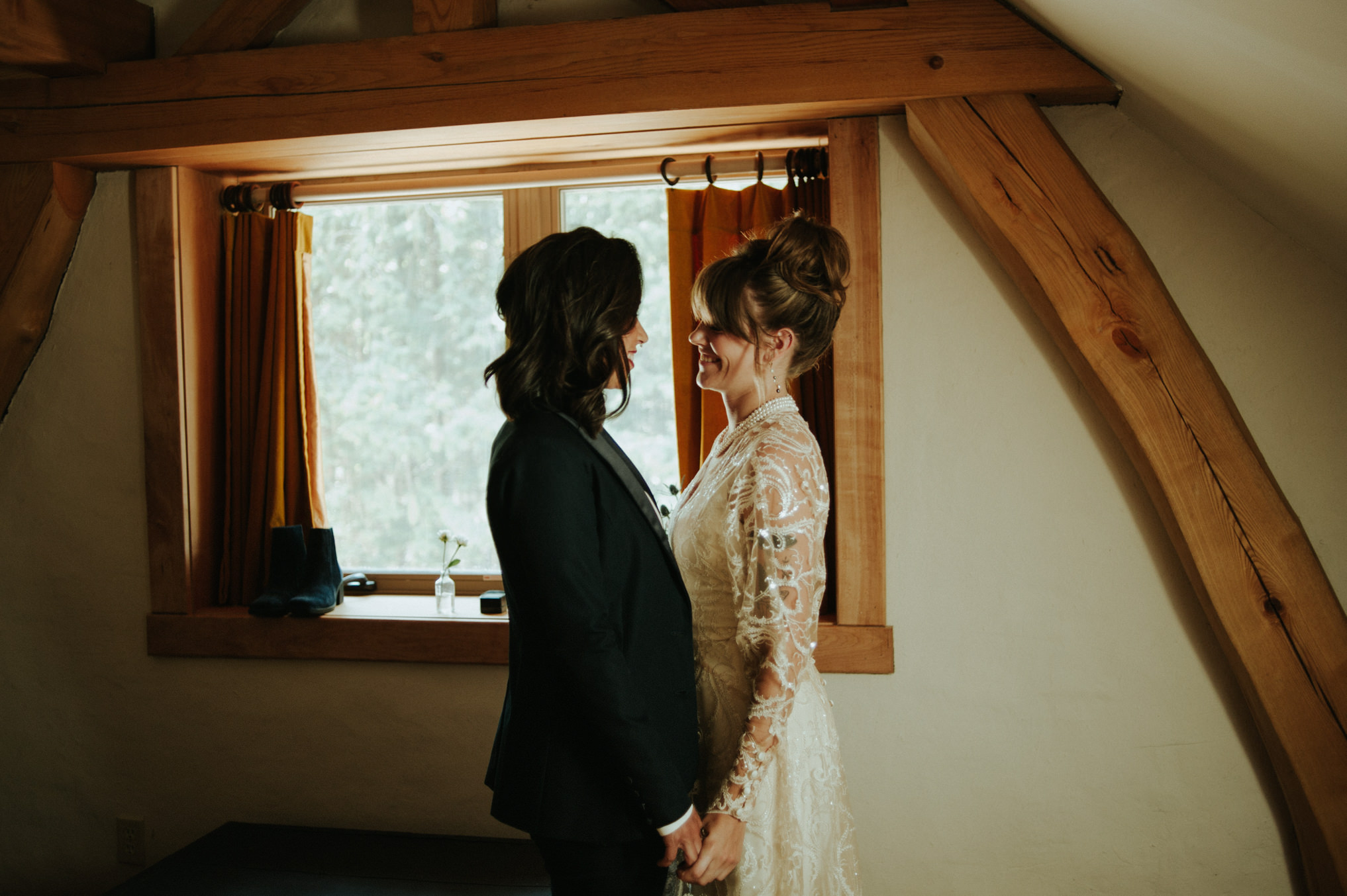 A dreamy femme babe same sex forest wedding at Riverstone Retreat // Daring Wanderer: www.daringwanderer.com