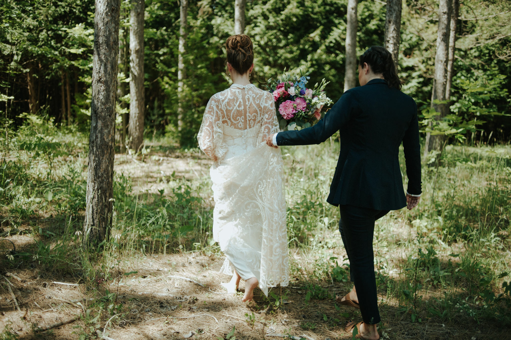 A dreamy femme babe same sex forest wedding at Riverstone Retreat // Daring Wanderer: www.daringwanderer.com