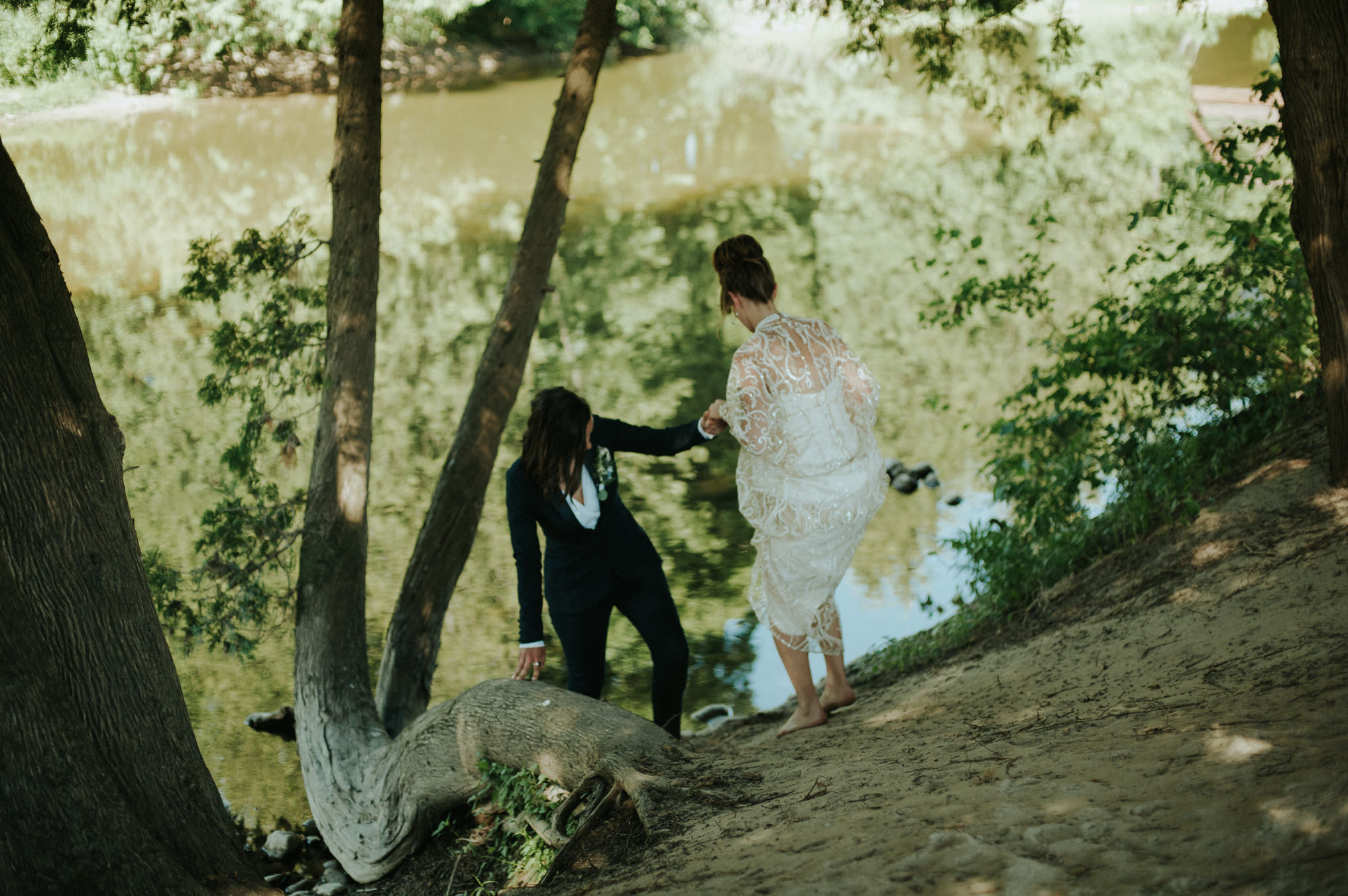 A dreamy femme babe same sex forest wedding at Riverstone Retreat // Daring Wanderer: www.daringwanderer.com