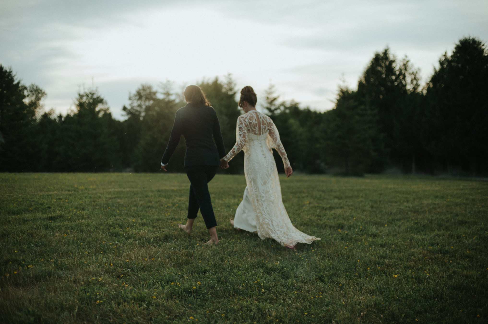 A dreamy femme babe same sex forest wedding at Riverstone Retreat // Daring Wanderer: www.daringwanderer.com