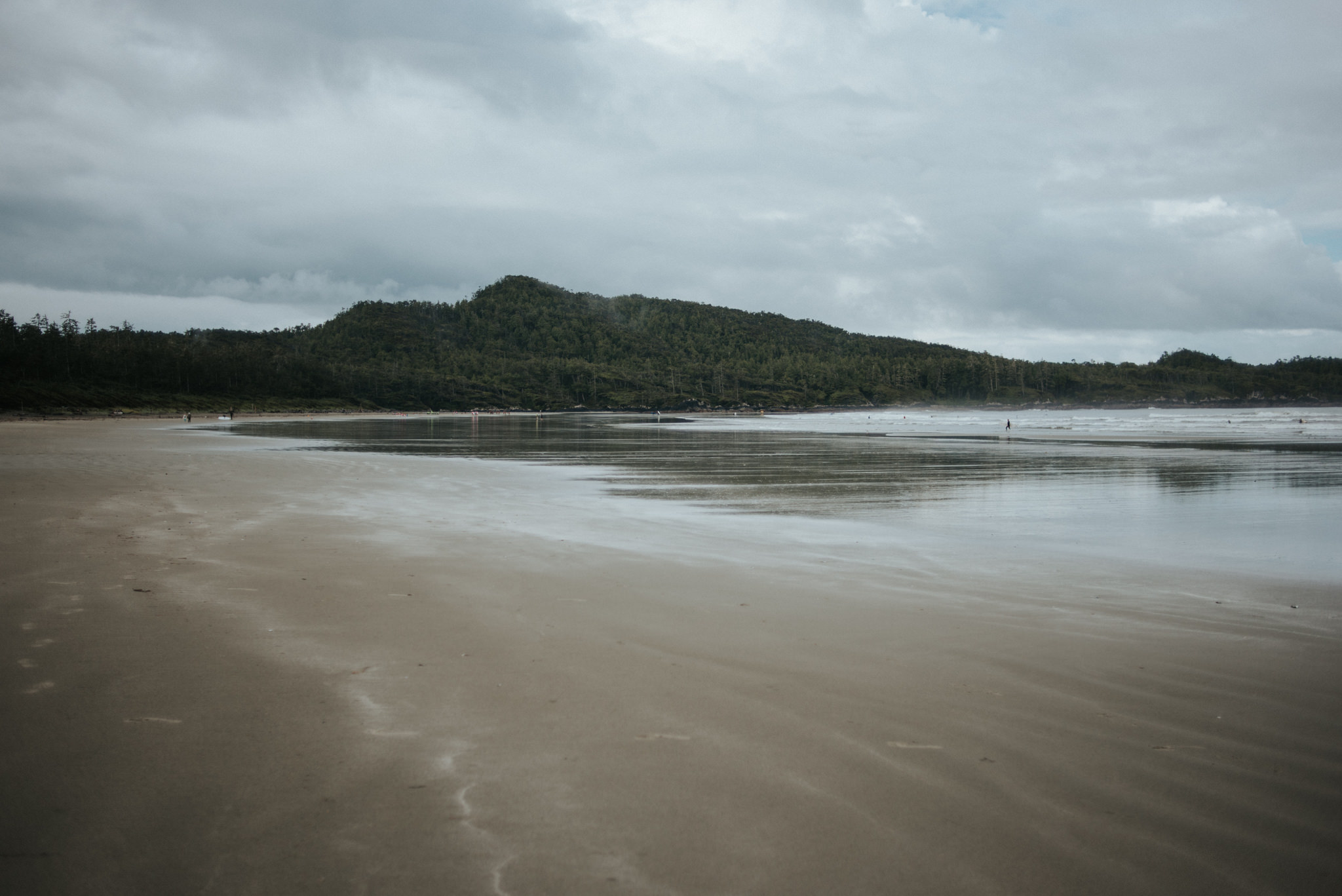 Cox Bay surfing in Tofino // Daring Wanderer: www.daringwanderer.com