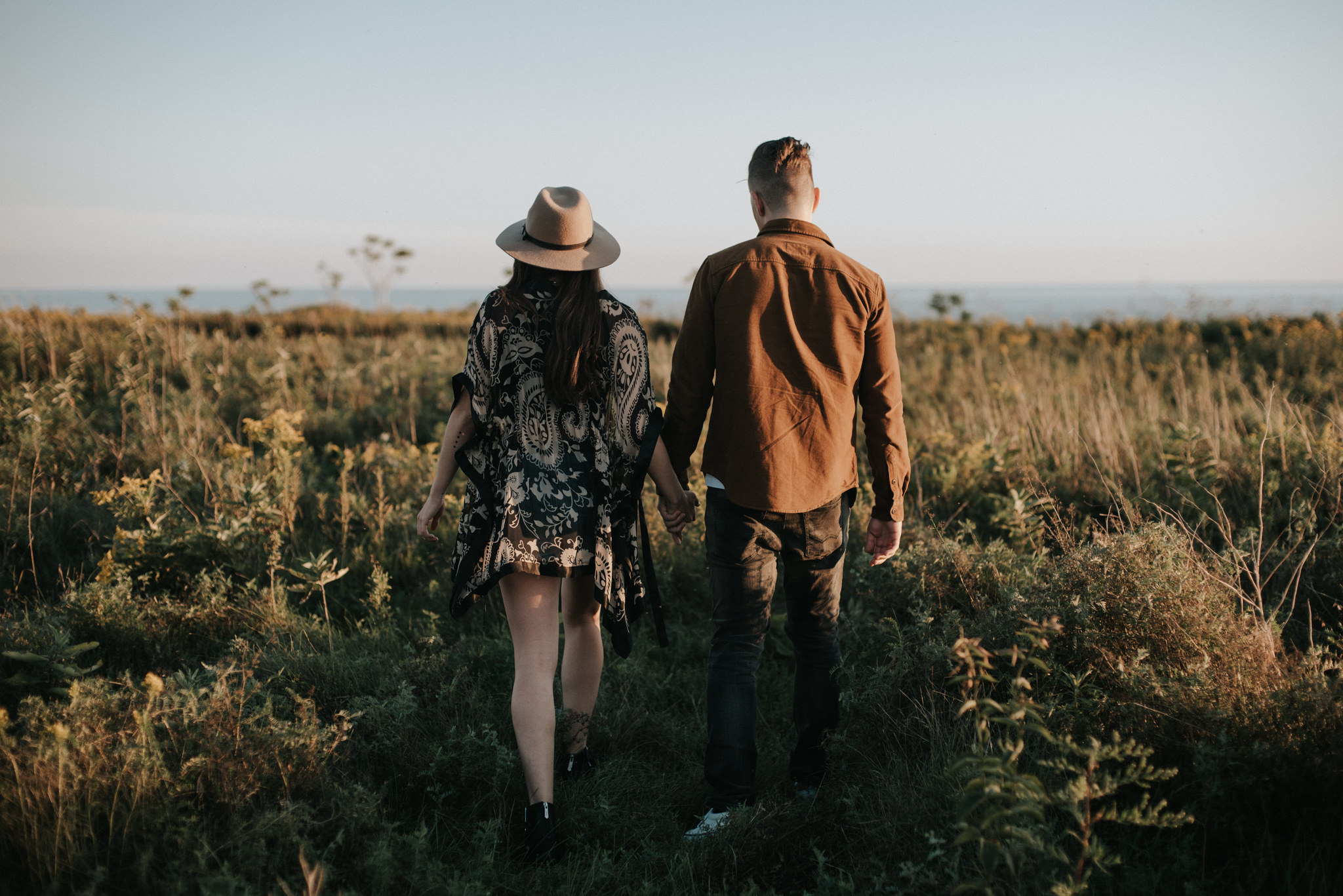 Fun end of summer couple portraits at sunset // www.daringwanderer.com