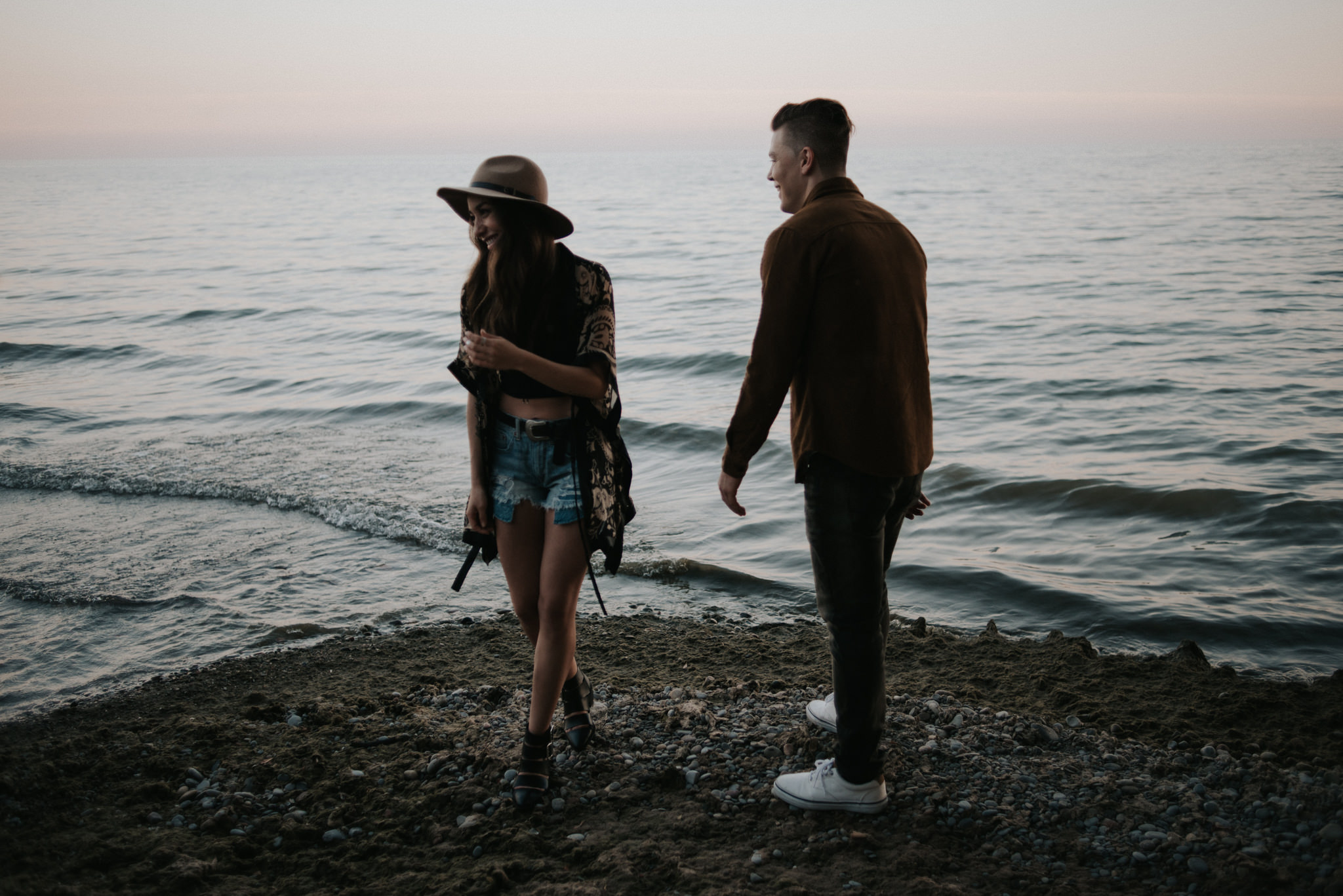 Fun end of summer couple portraits at sunset // www.daringwanderer.com