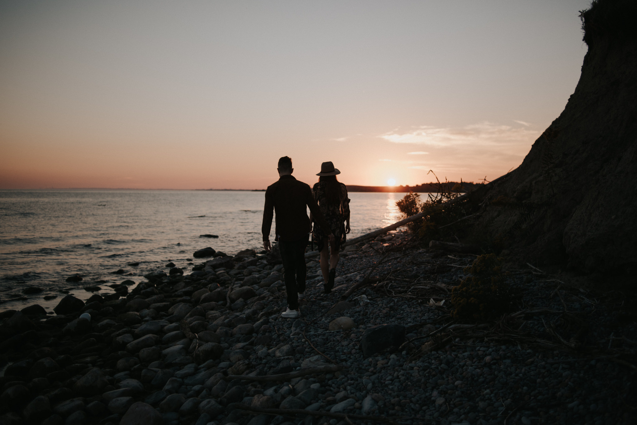 Fun end of summer couple portraits at sunset // www.daringwanderer.com