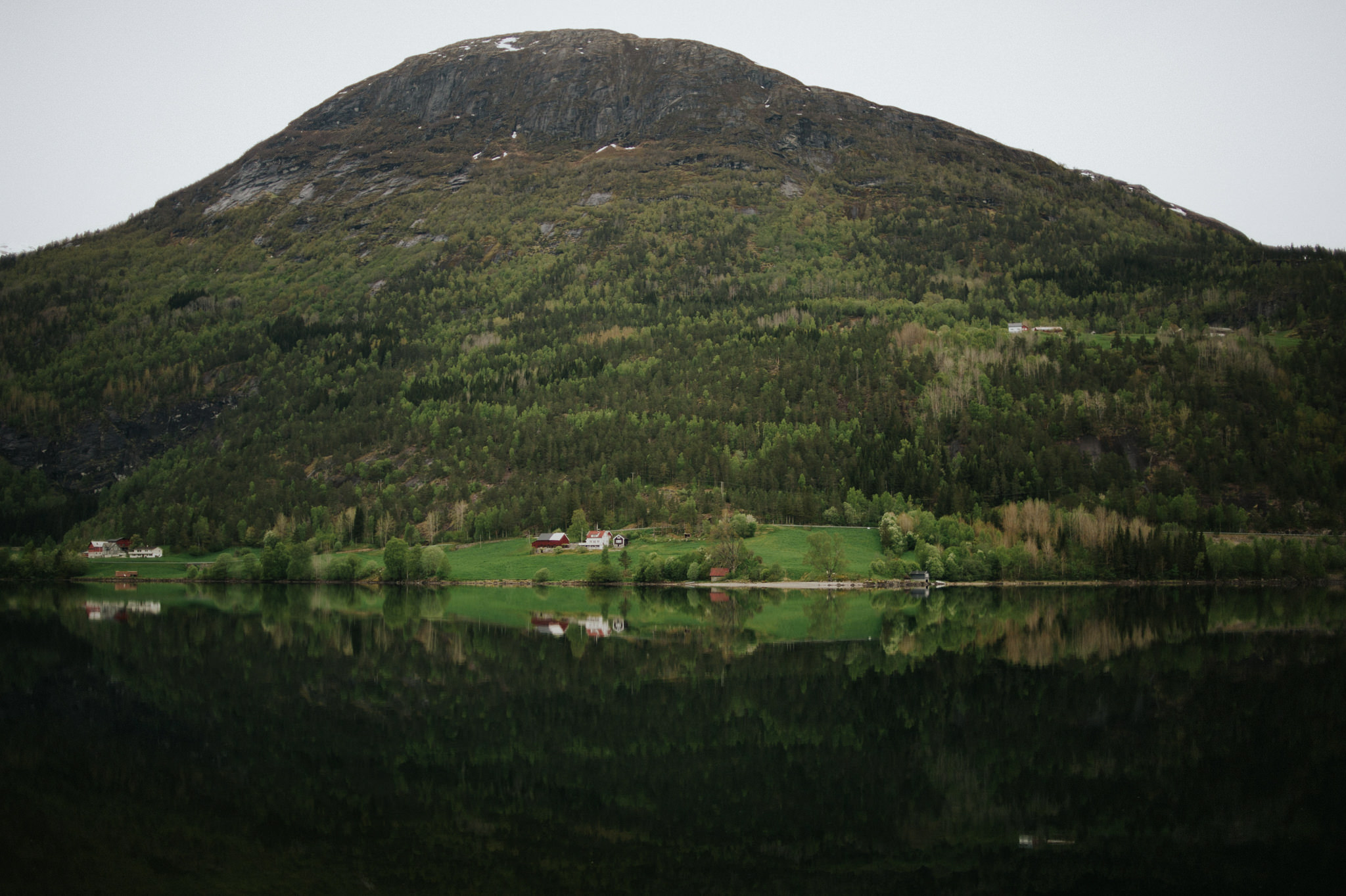 Hjelle Norway // Daring Wanderer: www.daringwanderer.com