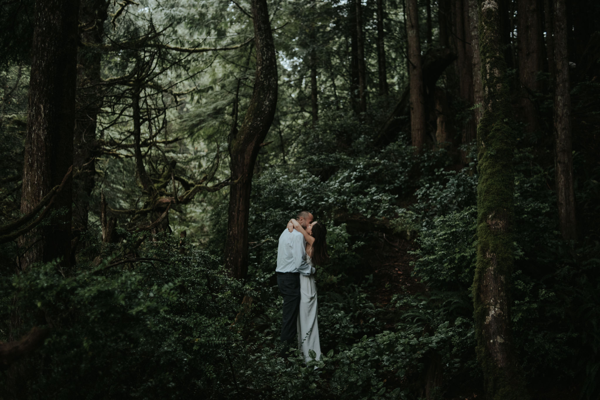 Intimate Tonquin Beach Day-Before Portraits in Tofino // Daring Wanderer: www.daringwanderer.com