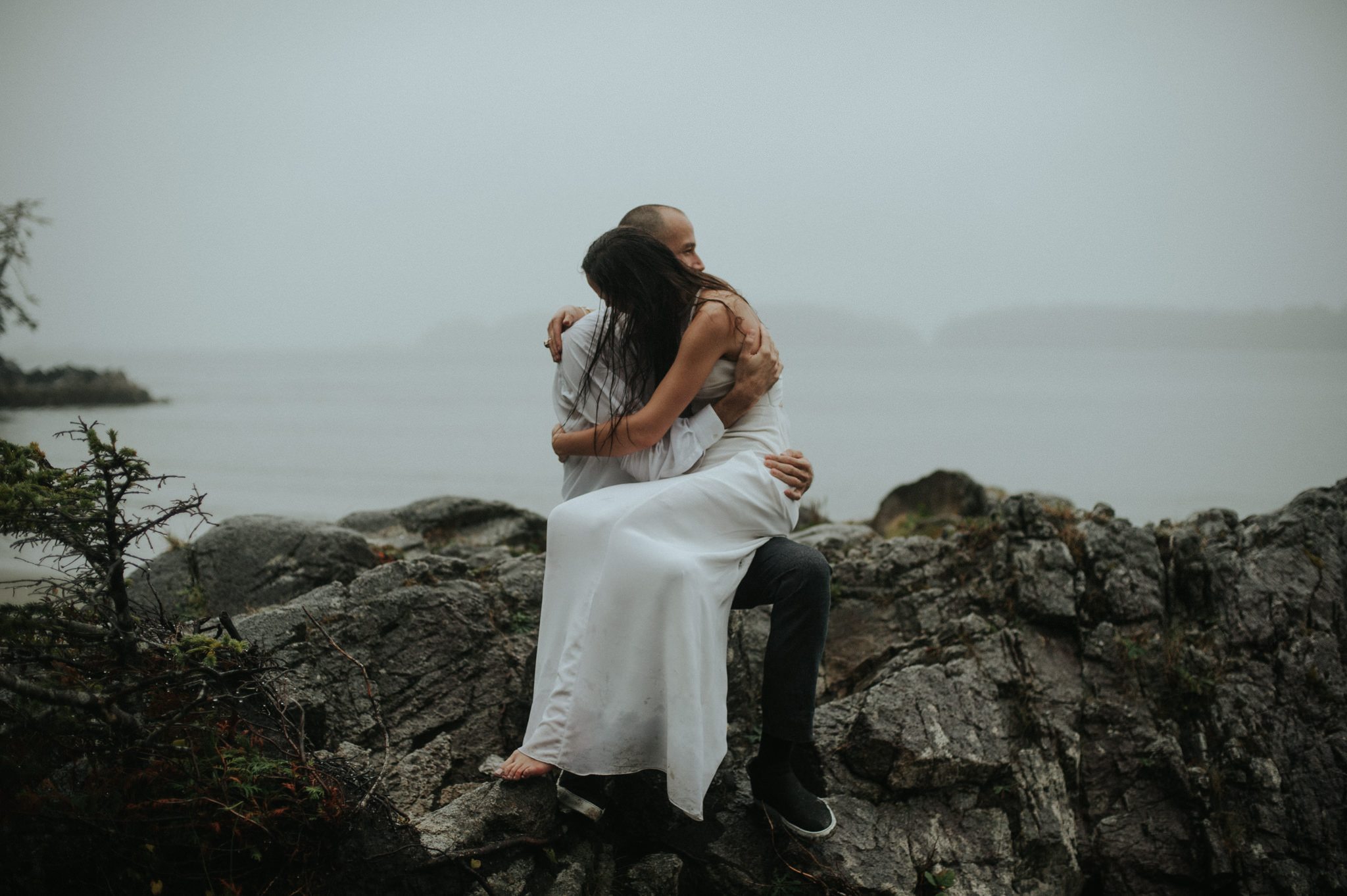 Intimate Tonquin Beach Day-Before Portraits in Tofino // Daring Wanderer: www.daringwanderer.com