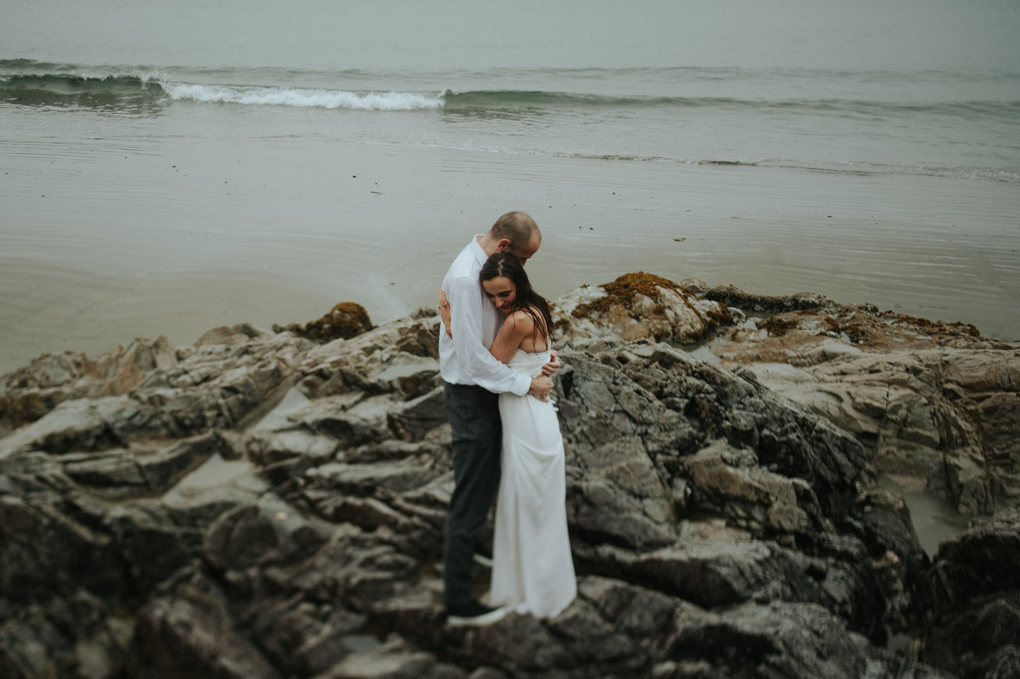 Intimate Tonquin Beach Day-Before Portraits in Tofino // Daring Wanderer: www.daringwanderer.com