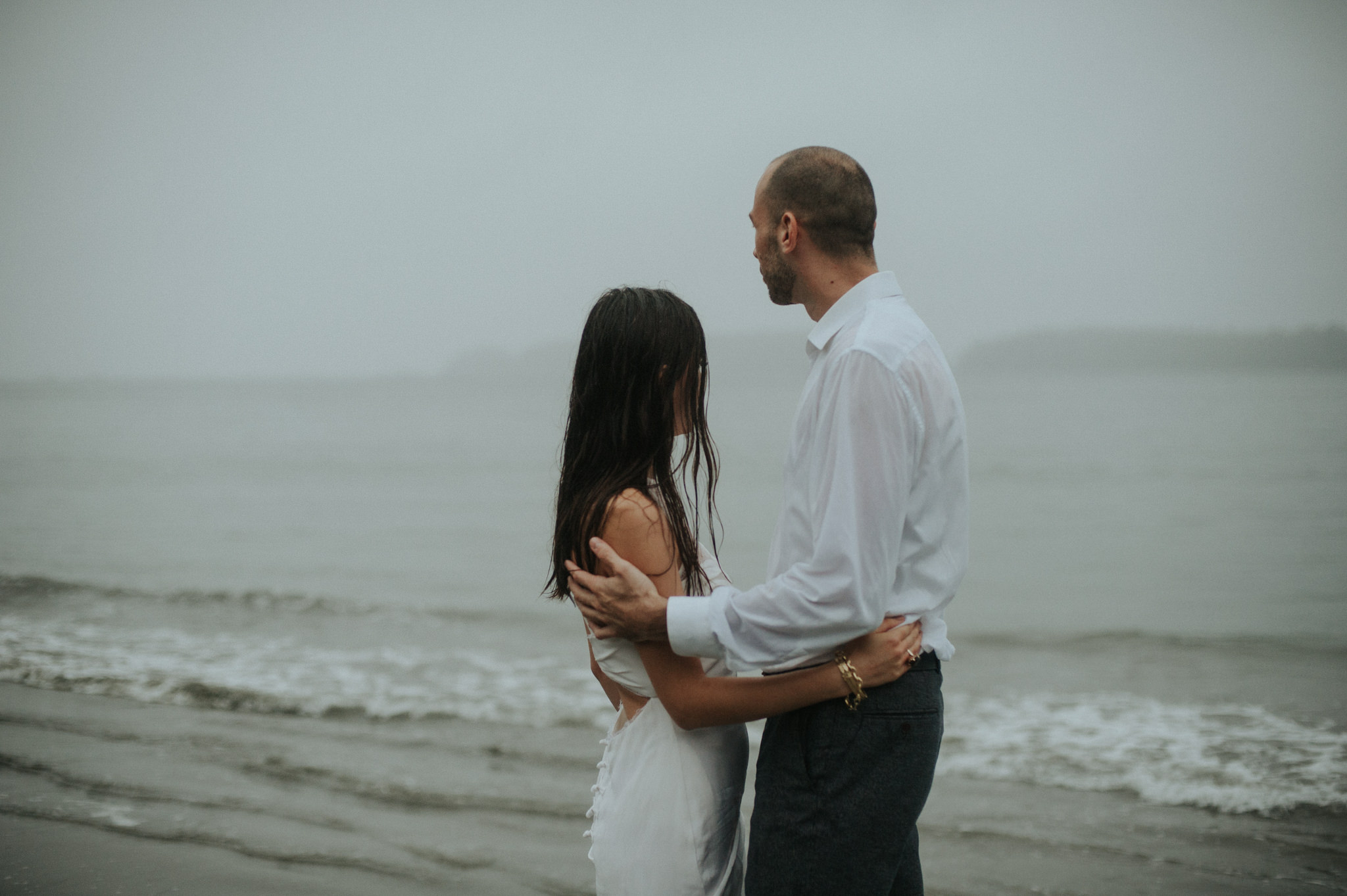 Intimate Tonquin Beach Day-Before Portraits in Tofino // Daring Wanderer: www.daringwanderer.com