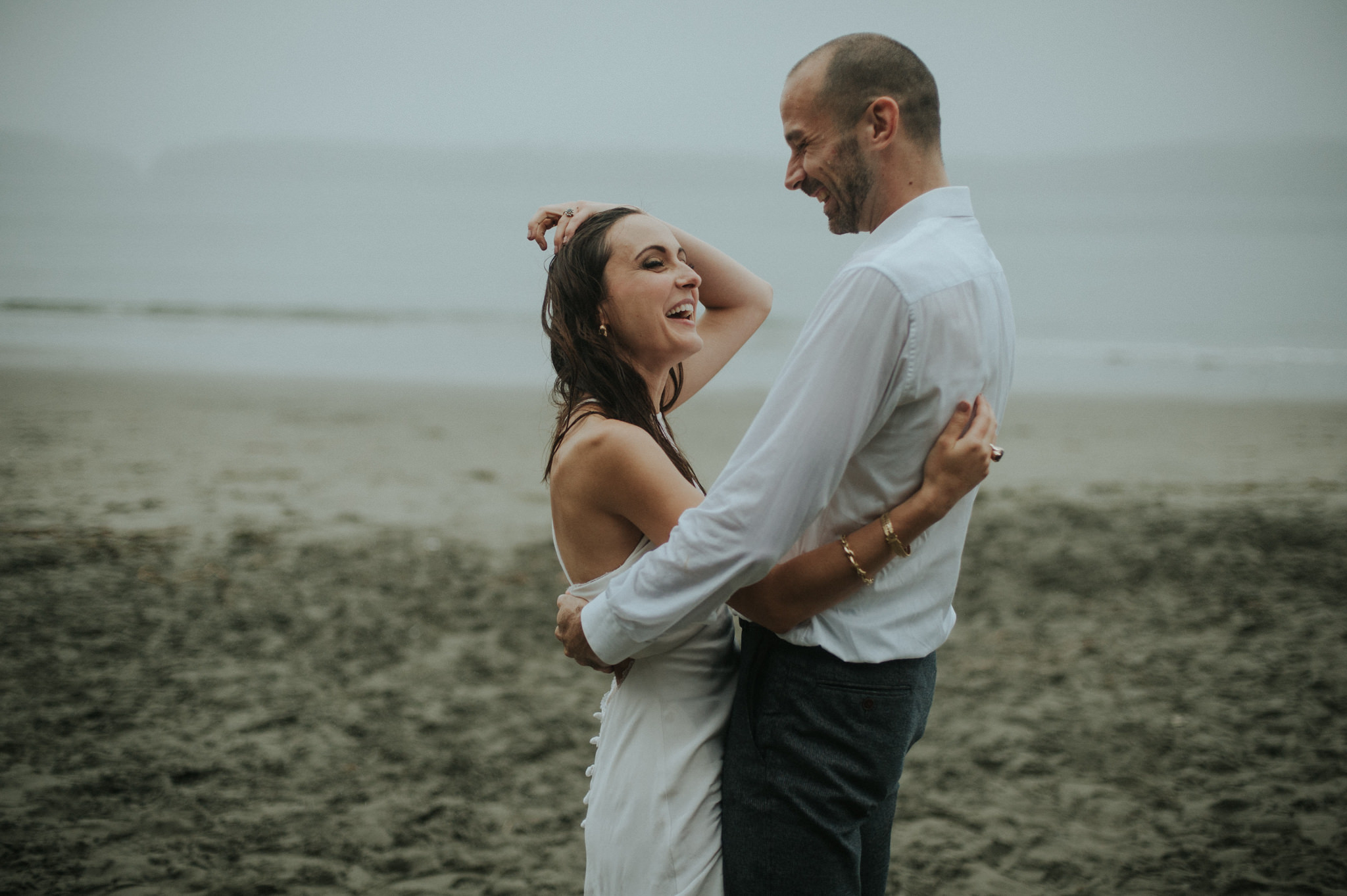 Intimate Tonquin Beach Day-Before Portraits in Tofino // Daring Wanderer: www.daringwanderer.com