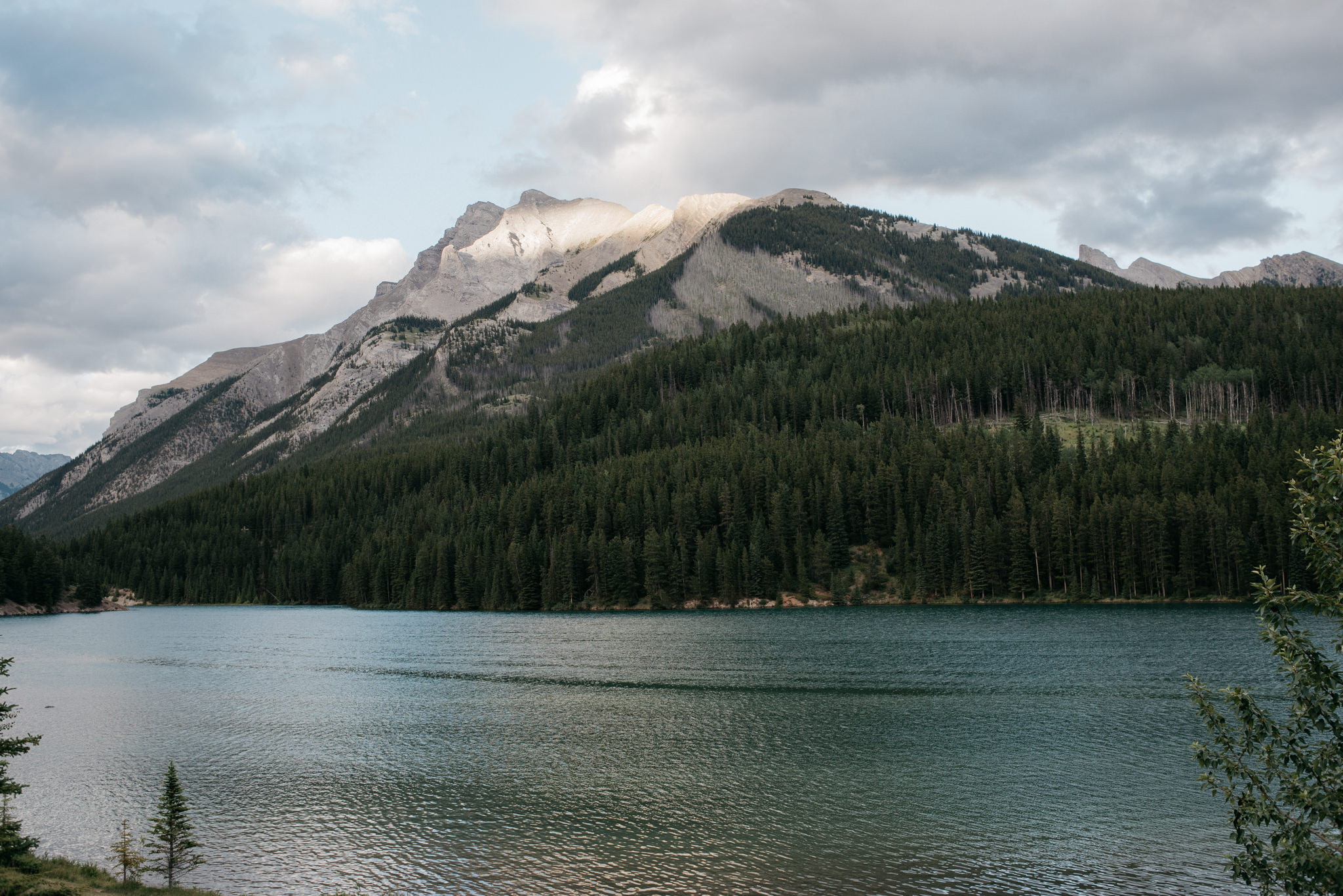 Sunset at Two Jack Lake in Banff National Park // Daring Wanderer: www.daringwanderer.com