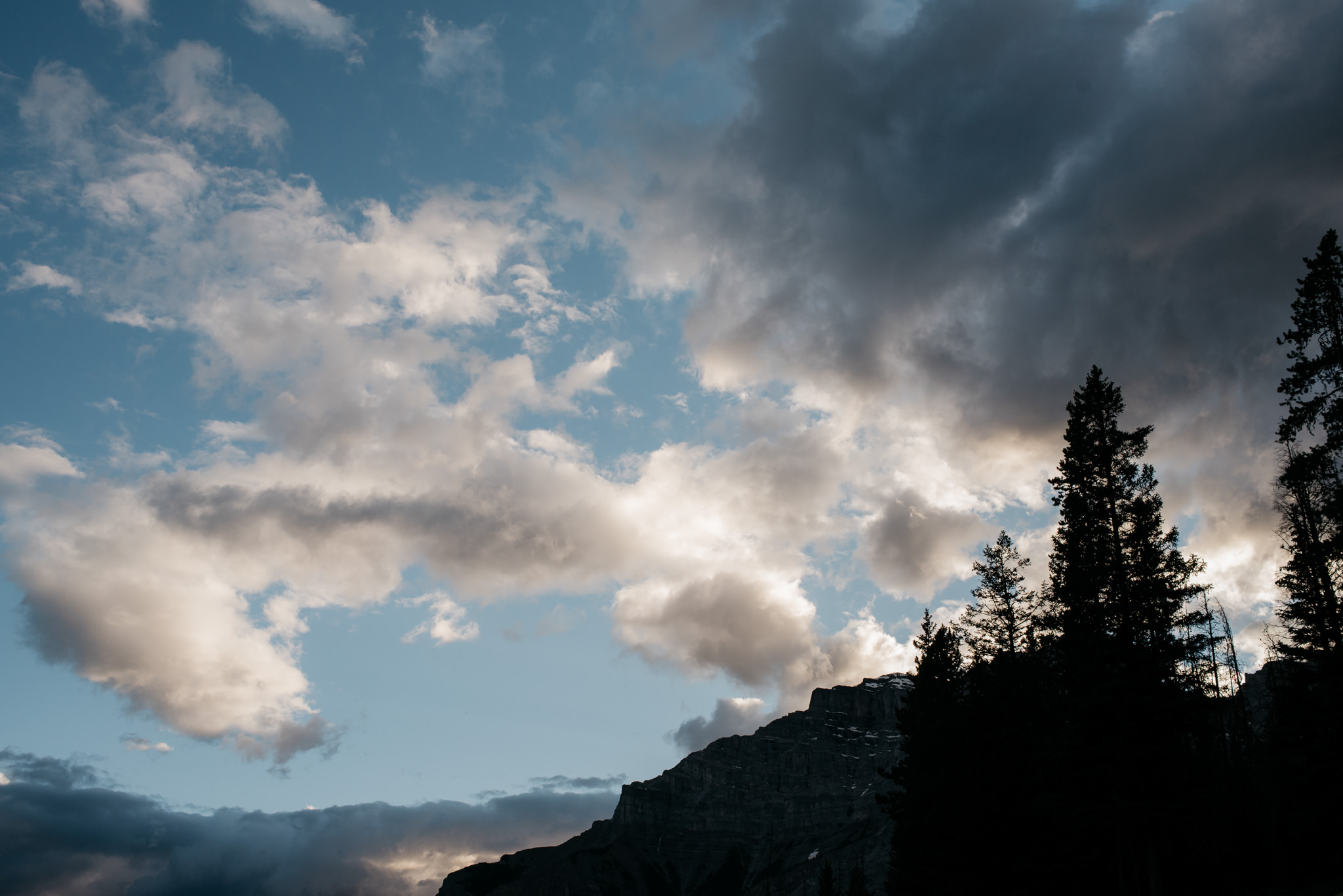 Sunset at Two Jack Lake in Banff National Park // Daring Wanderer: www.daringwanderer.com