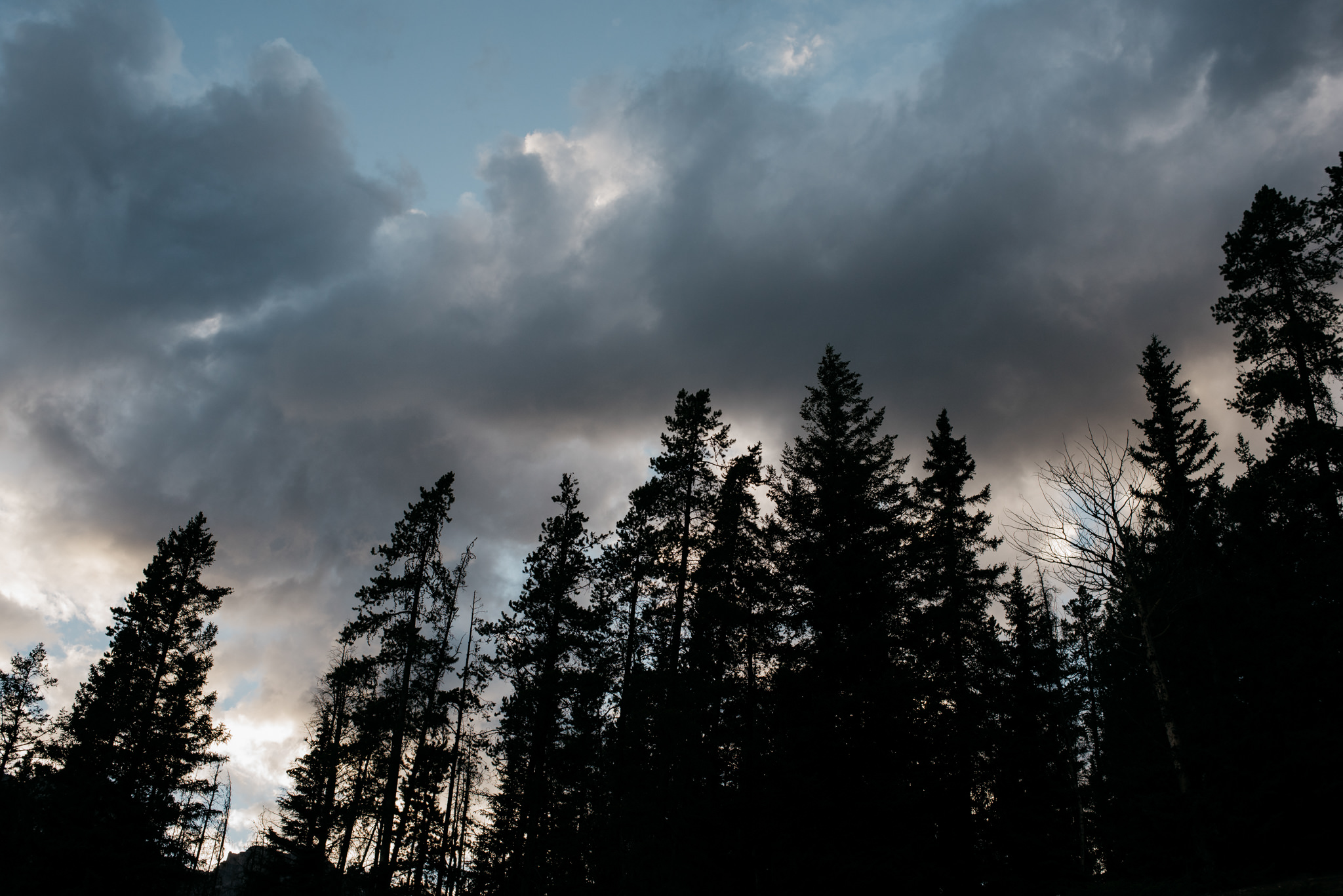 Sunset at Two Jack Lake in Banff National Park // Daring Wanderer: www.daringwanderer.com