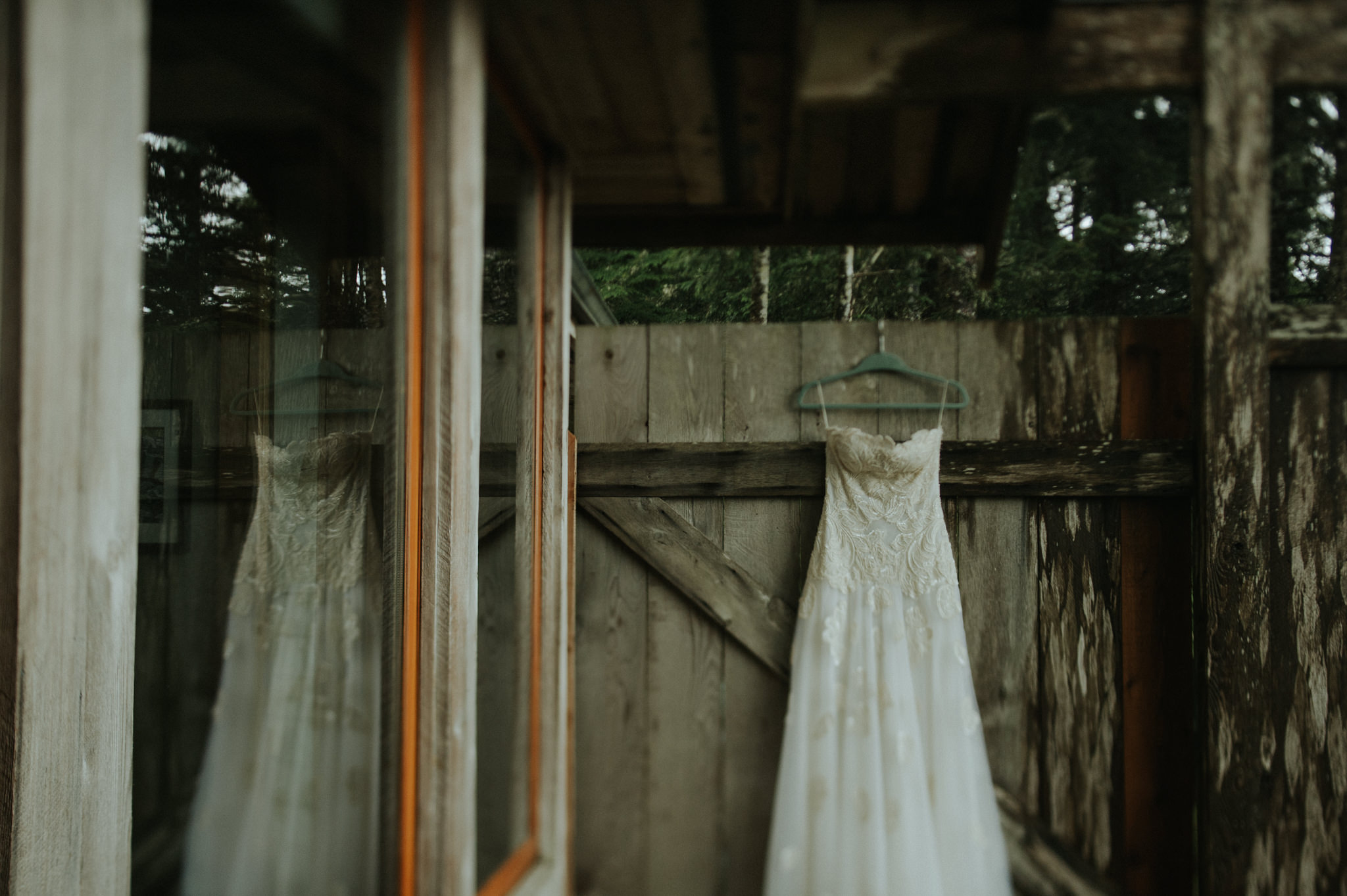 Intimate Tofino Elopement // Daring Wanderer: www.daringwanderer.com