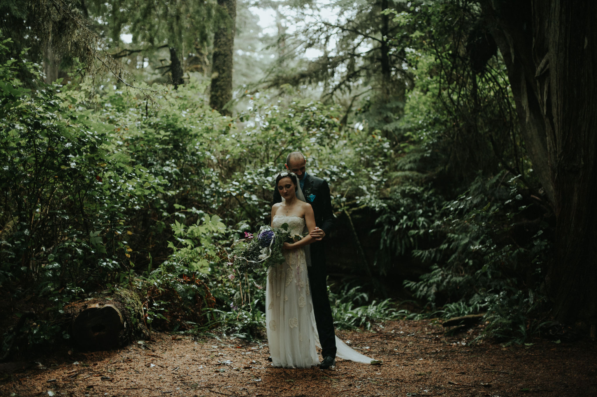 Intimate Tofino Elopement // Daring Wanderer: www.daringwanderer.com