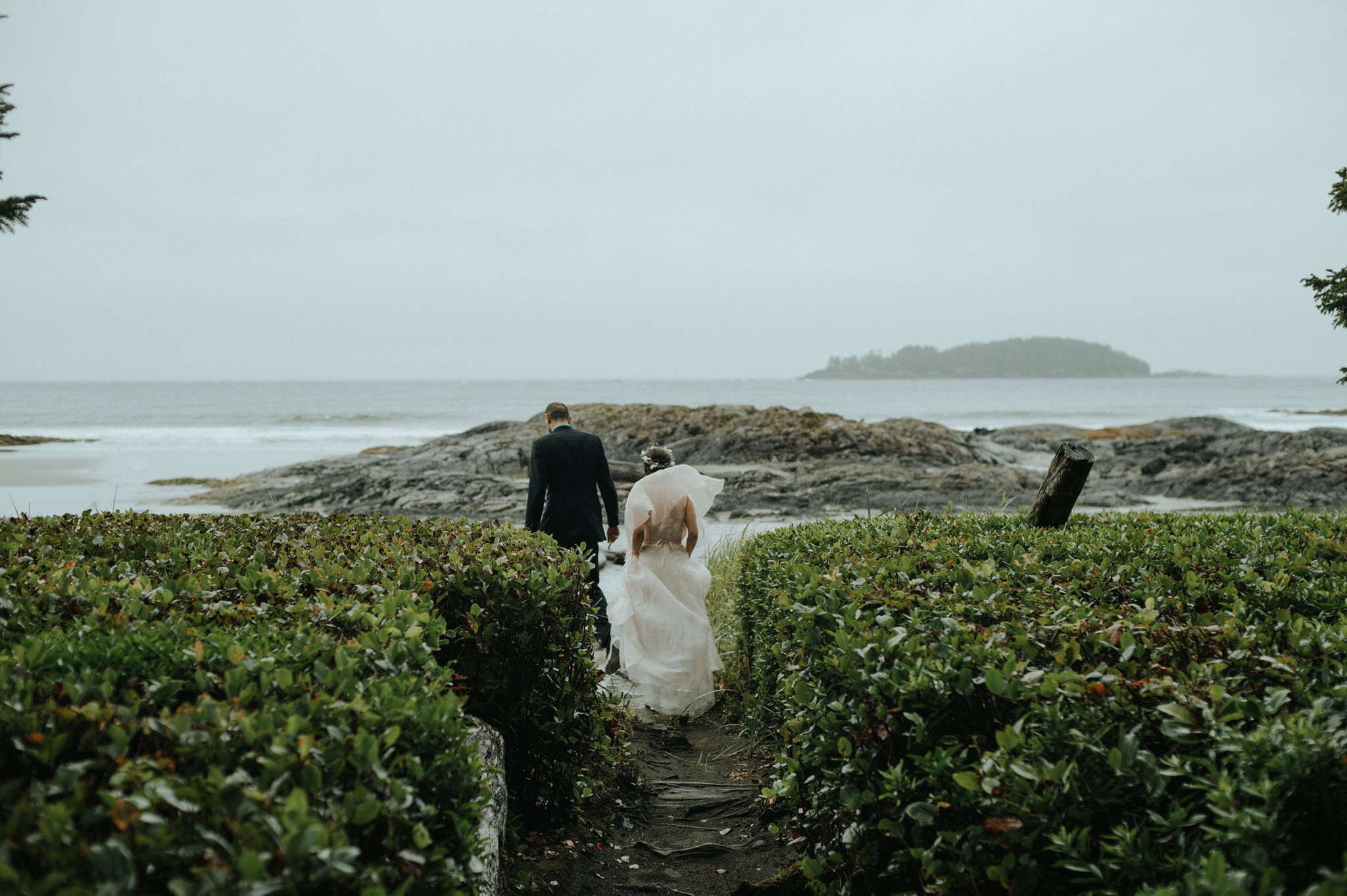 Intimate Tofino Elopement // Daring Wanderer: www.daringwanderer.com