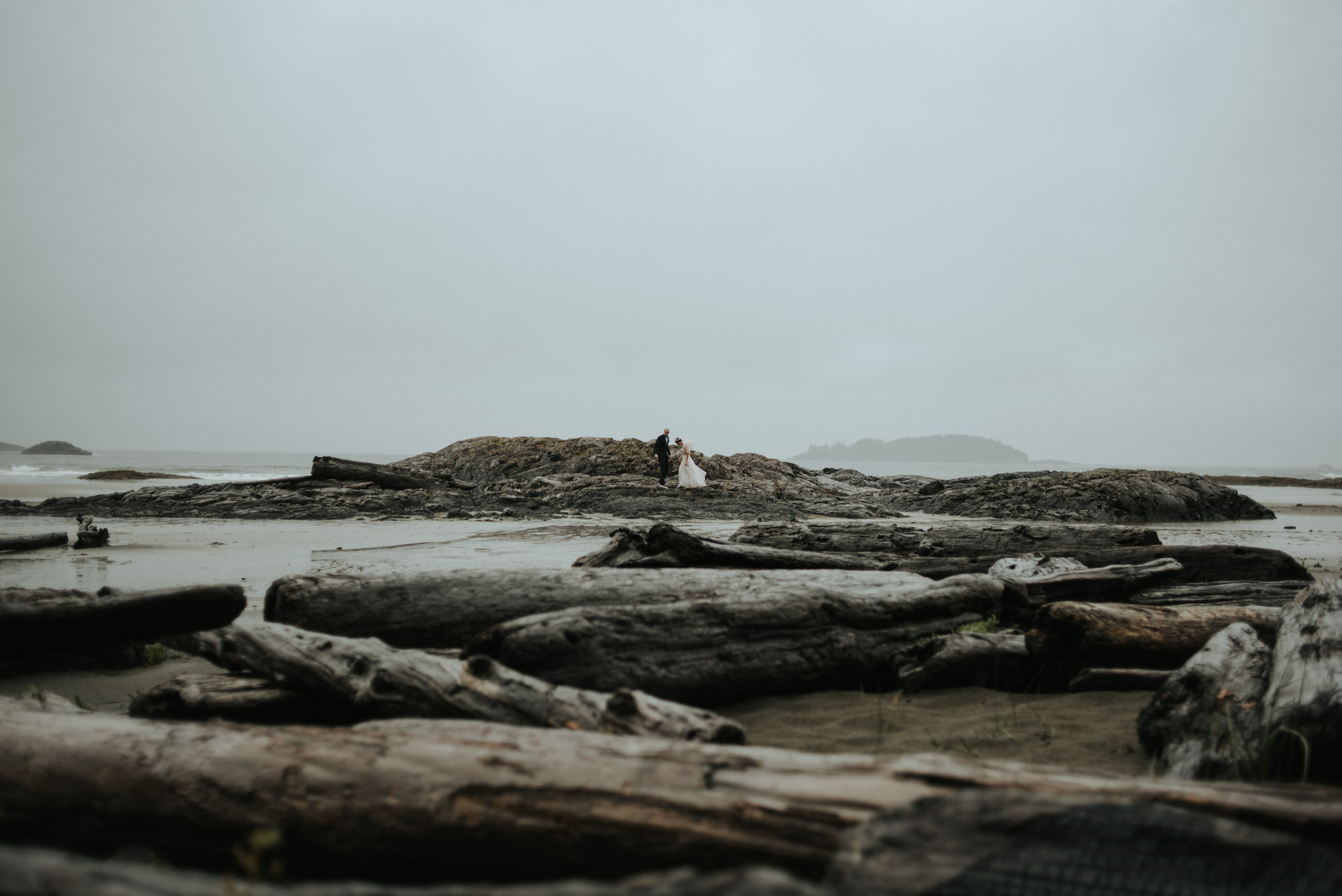 Intimate Tofino Elopement // Daring Wanderer: www.daringwanderer.com