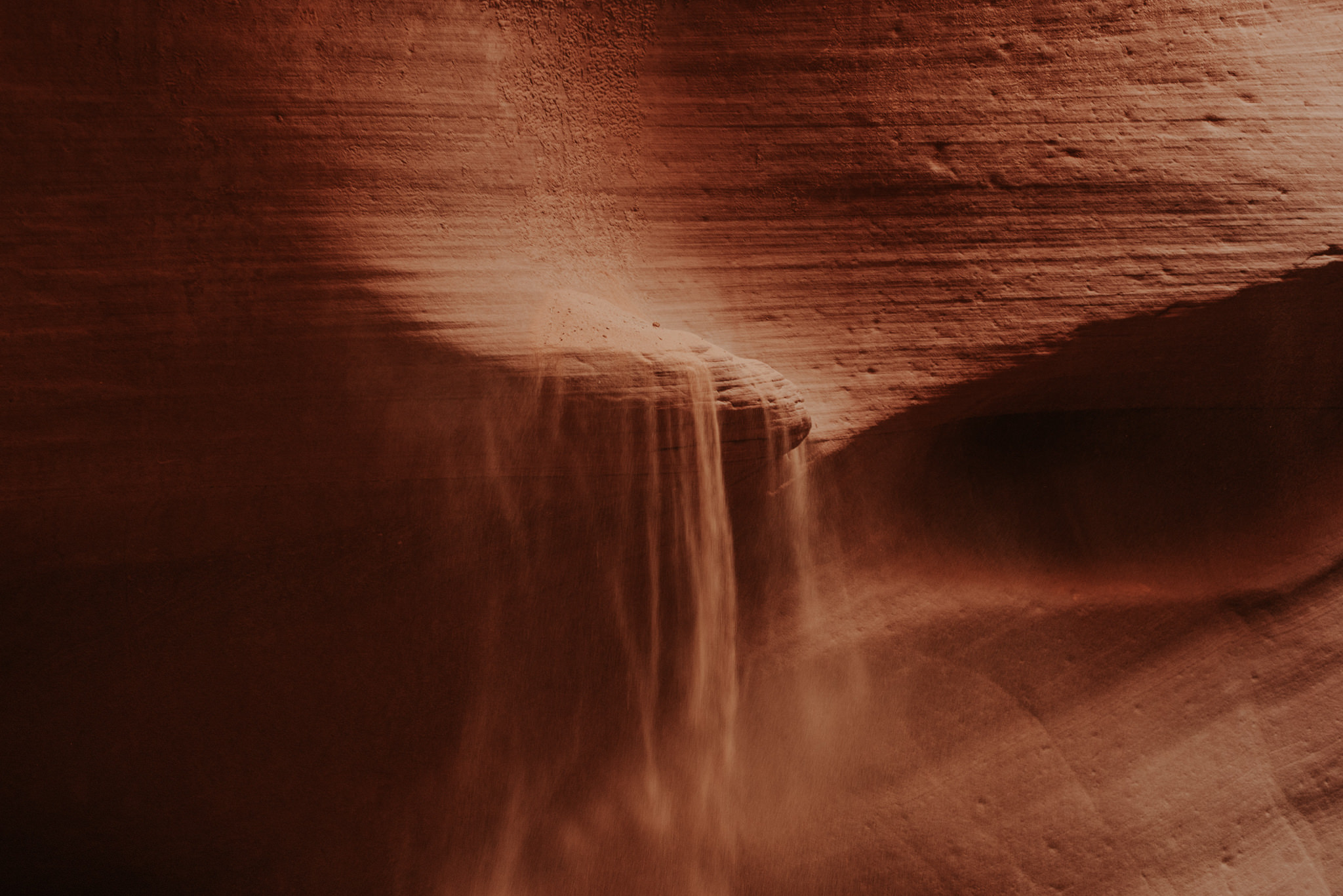 Lower Antelope Canyon in Arizona // Daring Wanderer: www.daringwanderer.com