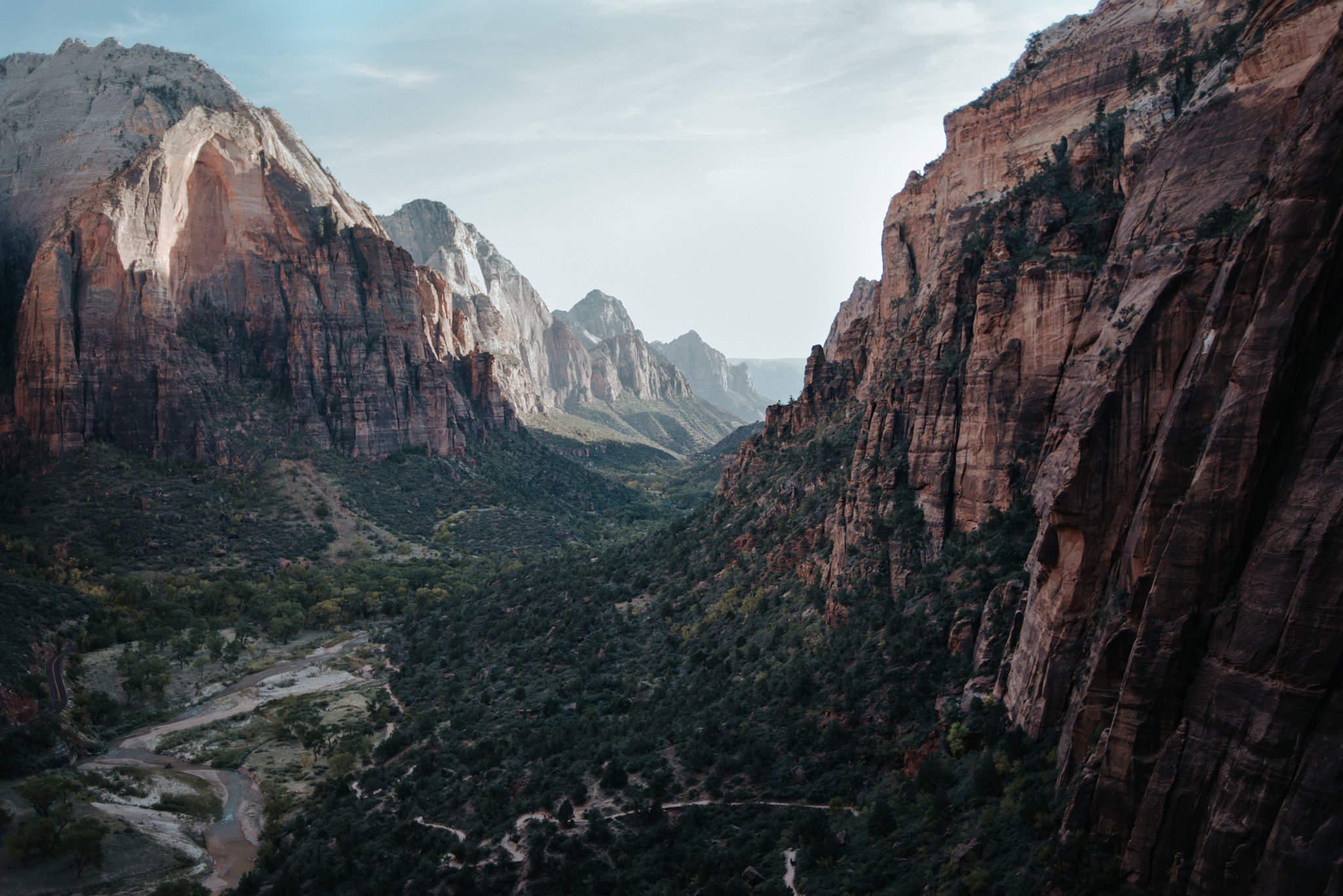 Hiking Angel's Landing, Zion National Park // Daring Wanderer: www.daringwanderer.com