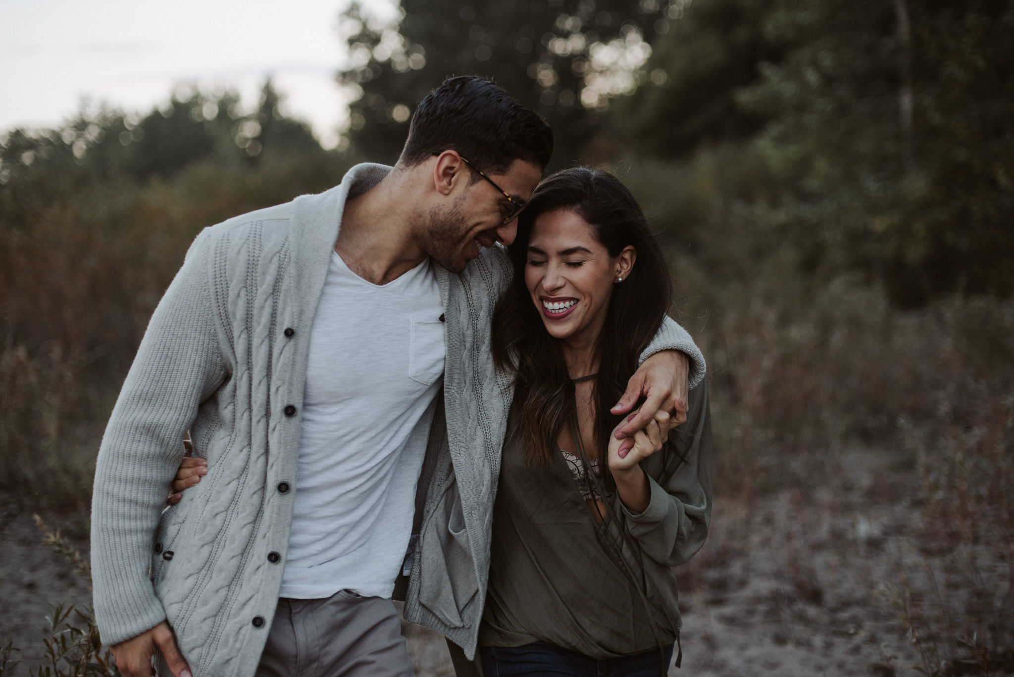 Dreamy Cherry Beach Portraits with some lovers at sunset // Toronto wedding photographer Daring Wanderer 