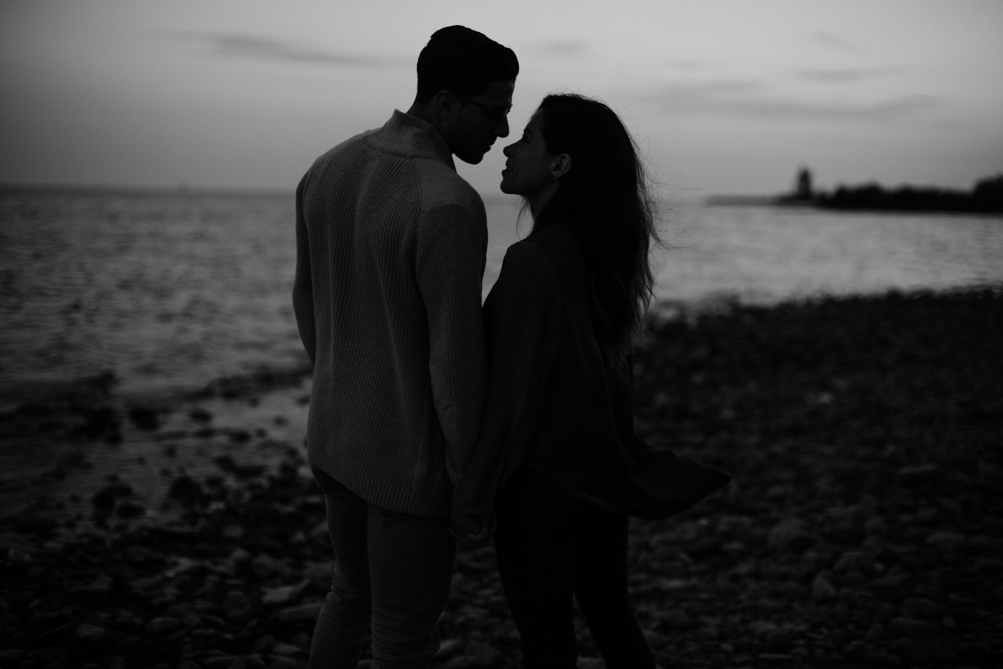 Dreamy Cherry Beach Portraits with some lovers at sunset // Toronto wedding photographer Daring Wanderer 