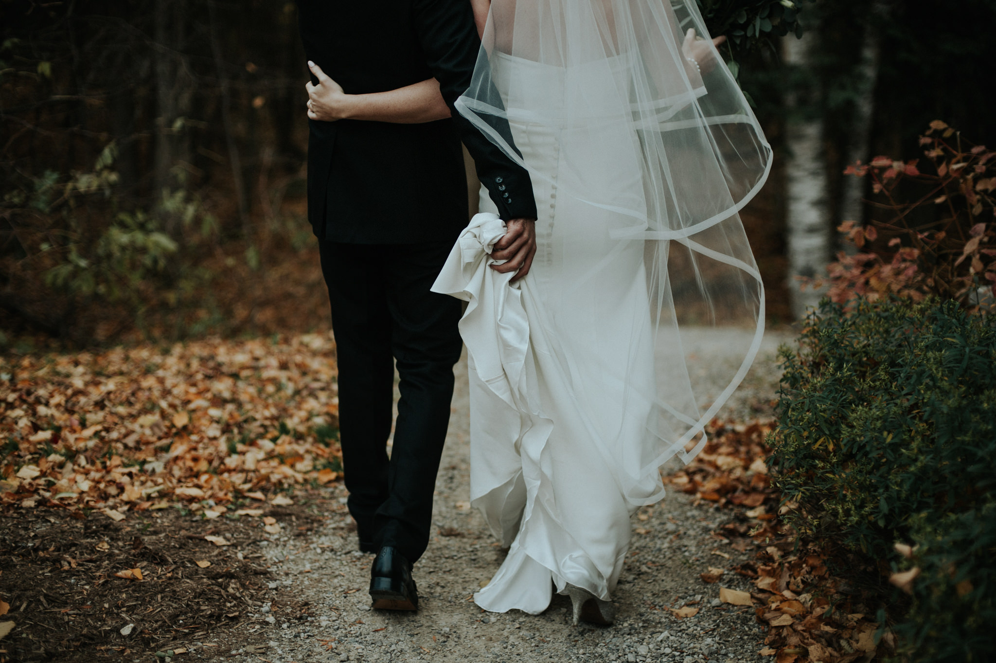 Intimate Cottage Wedding at Serenity Cottage in Owen Sound // Toronto wedding photographer Daring Wanderer 