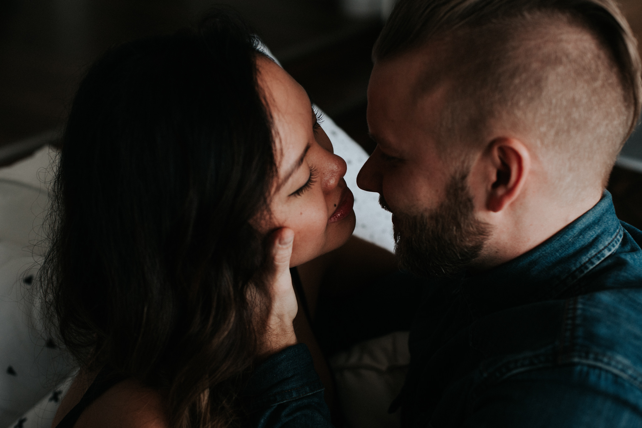 A cozy in home maternity shoot with a gorgeous couple in their beautifully styled Toronto condo // Photographed by Toronto Wedding Photographer Daring Wanderer