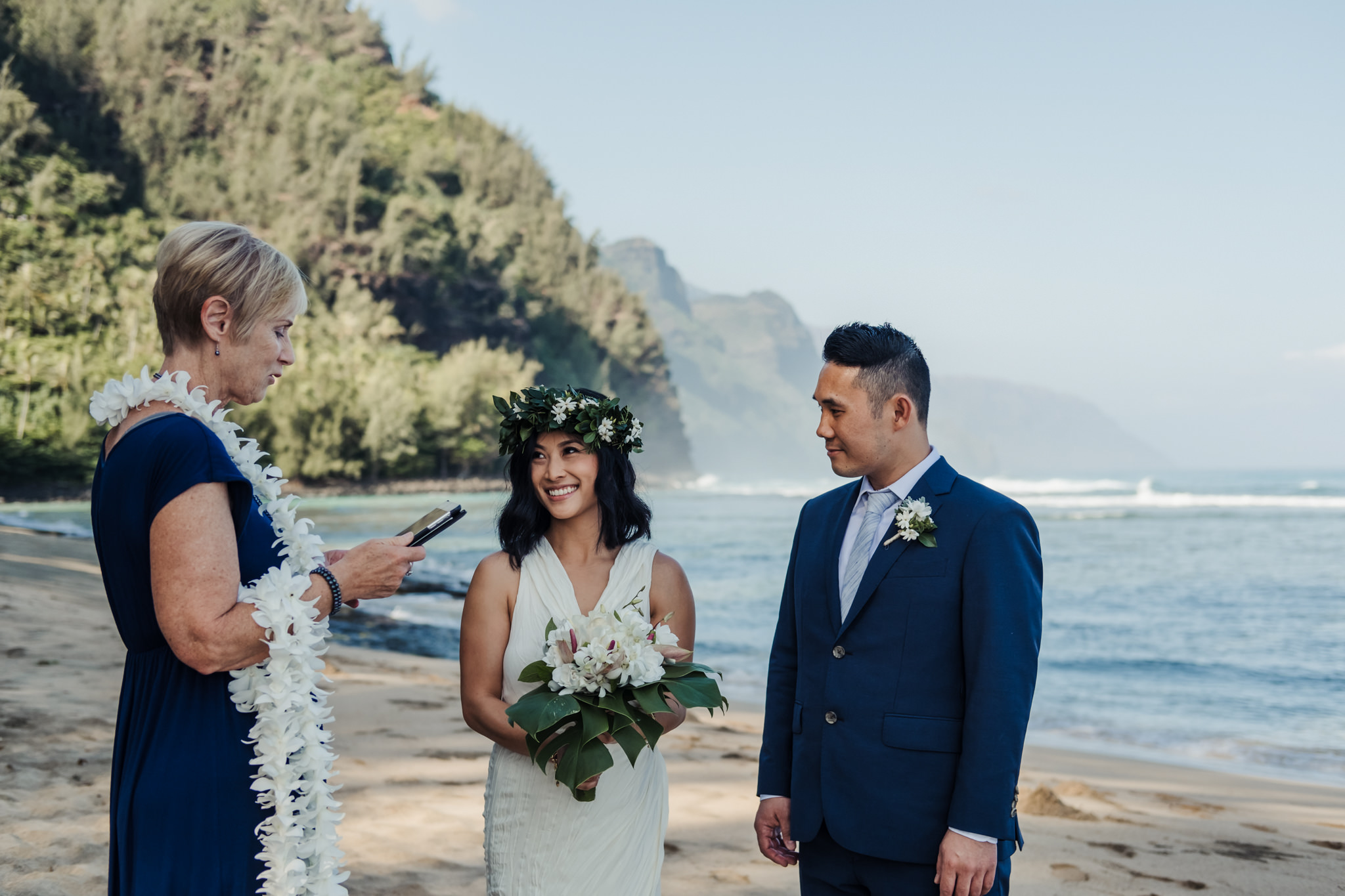 Hawaiian beach wedding ceremony