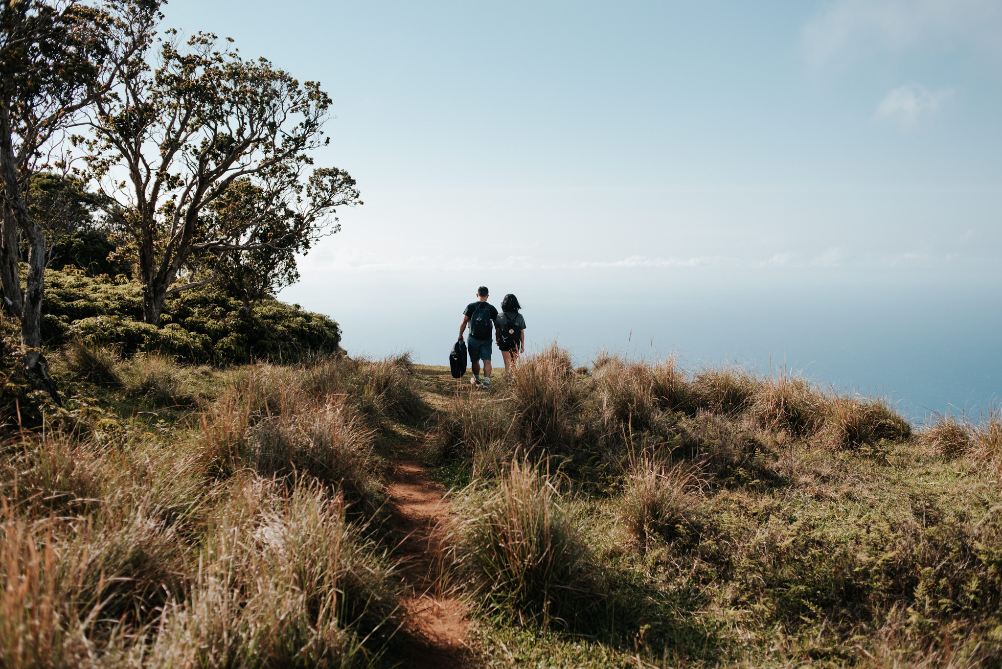 couple hiking in kauai