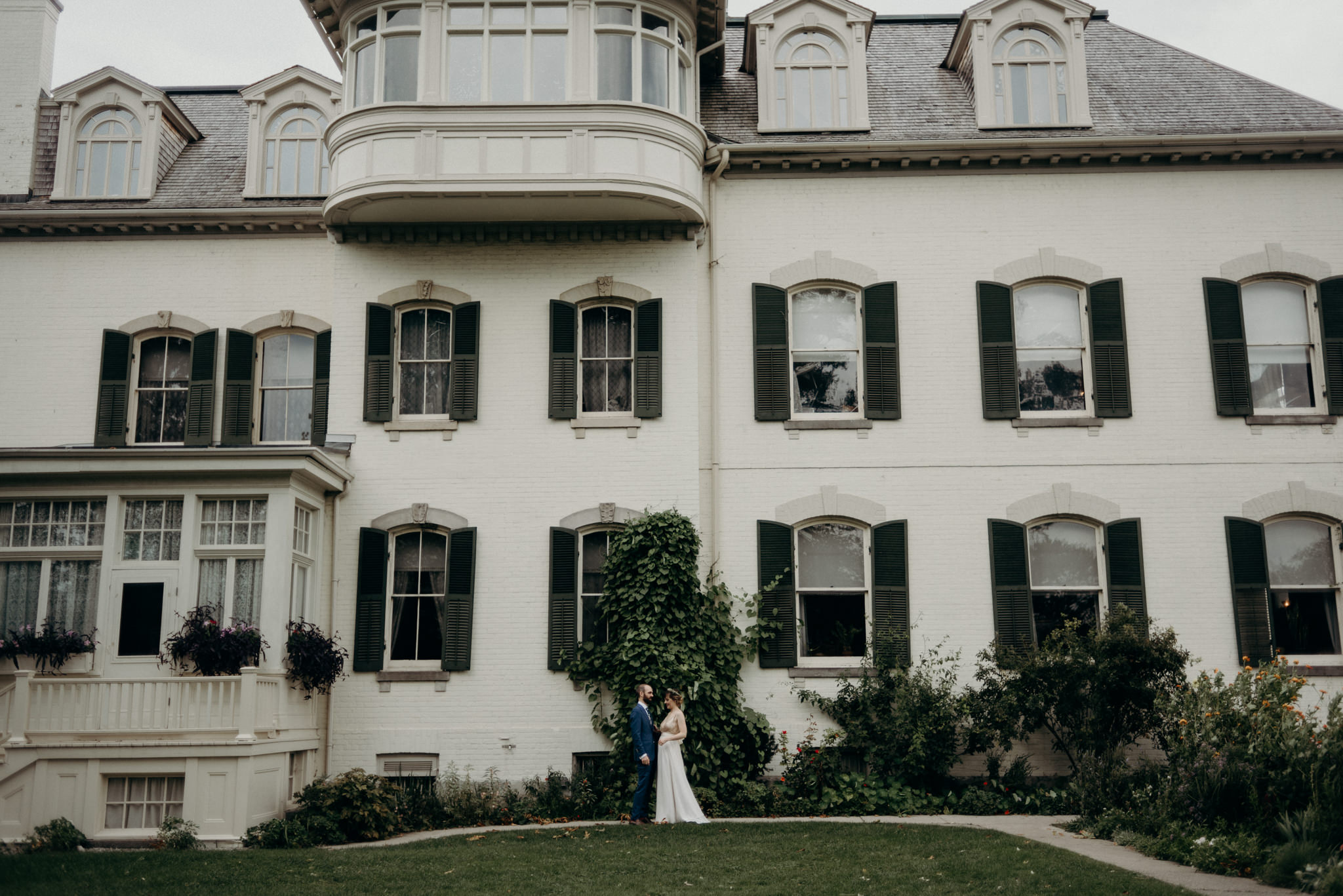 Spadina Museum wedding portraits