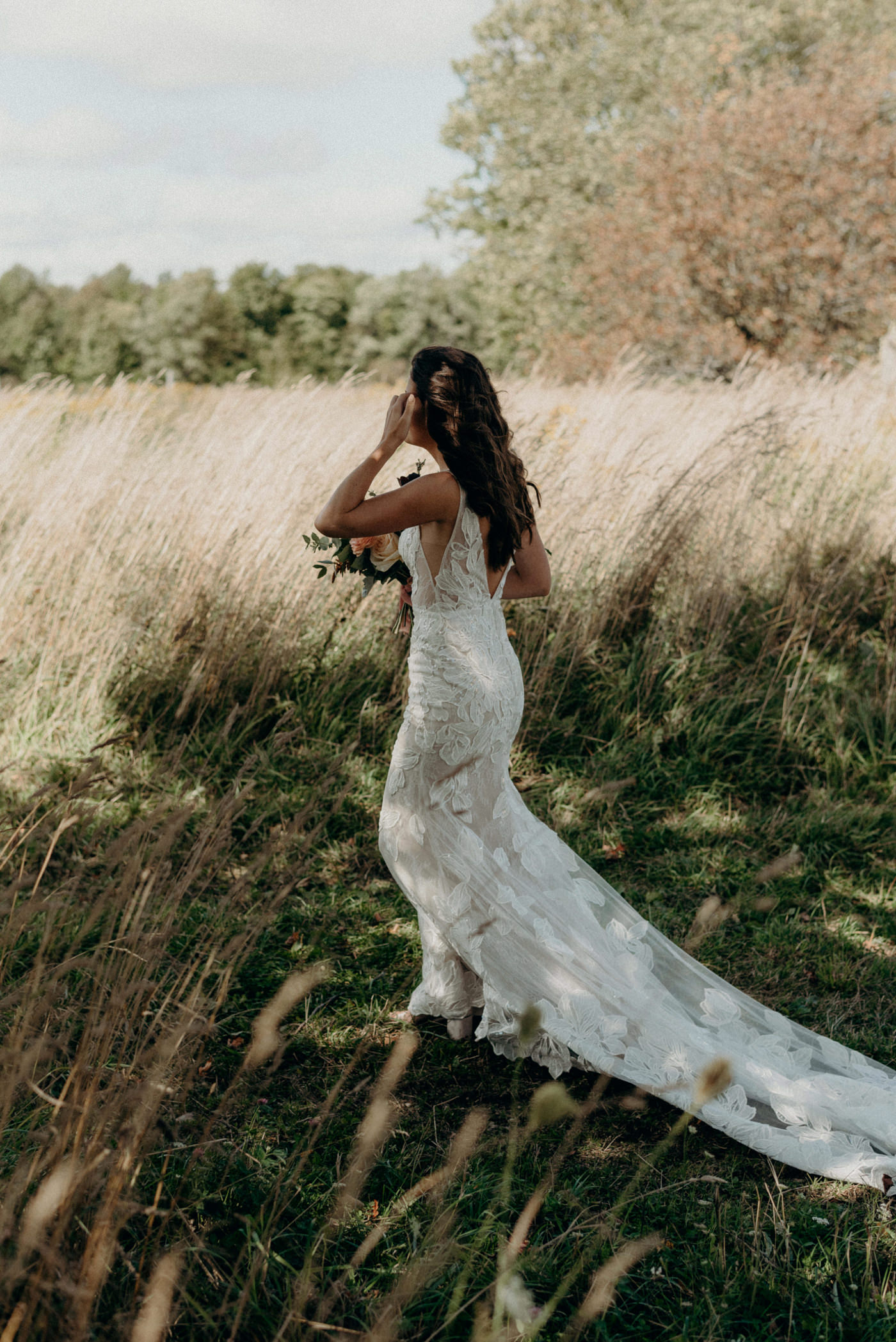 Chic Ontario Farmhouse Wedding - Daring Wanderer