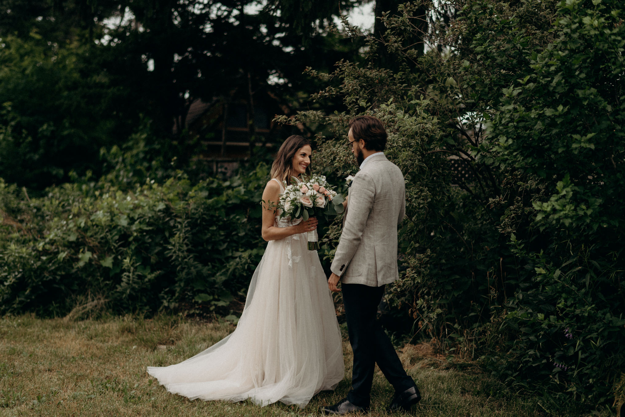 backyard wedding portraits