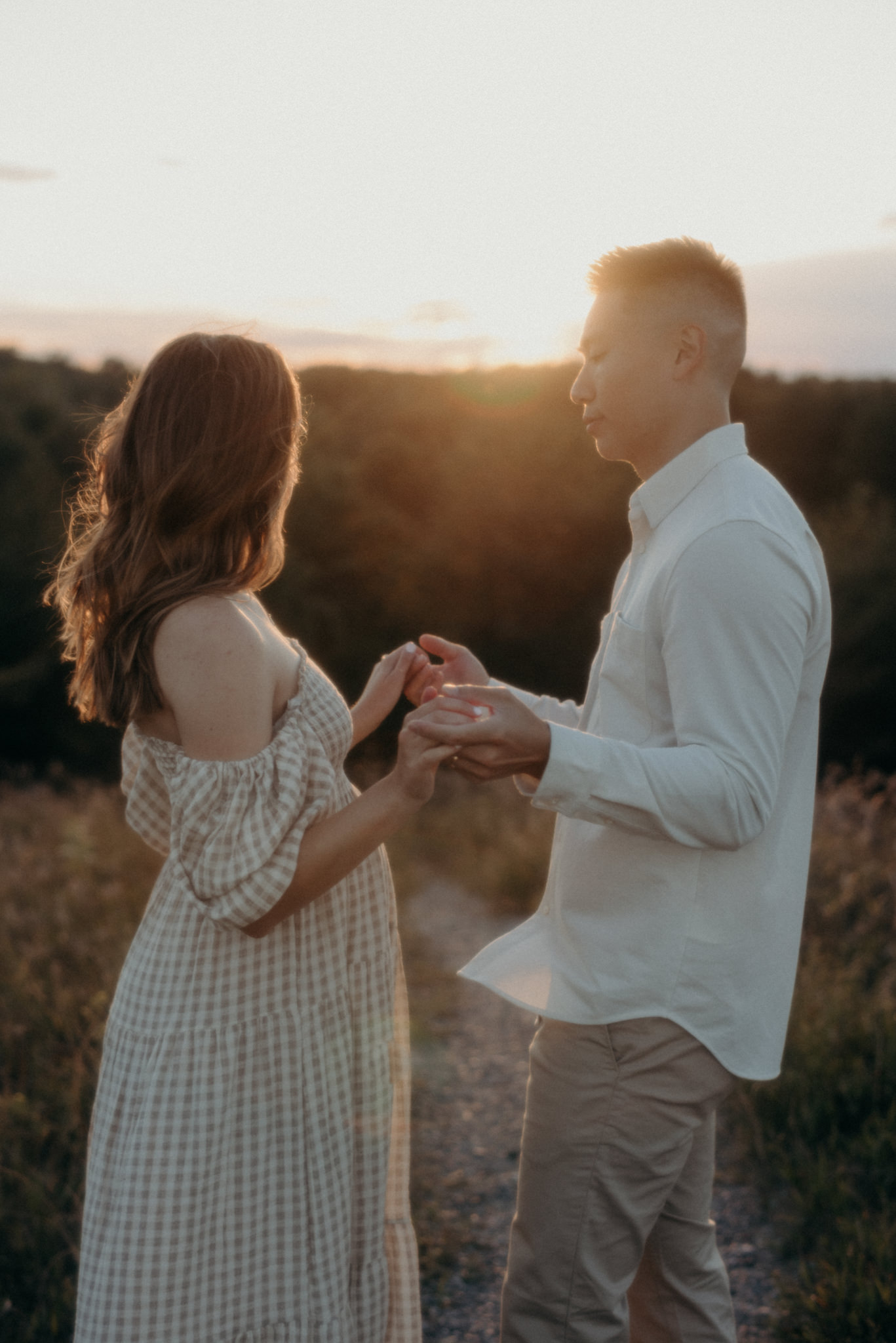 summer sunset maternity shoot in Uxbridge