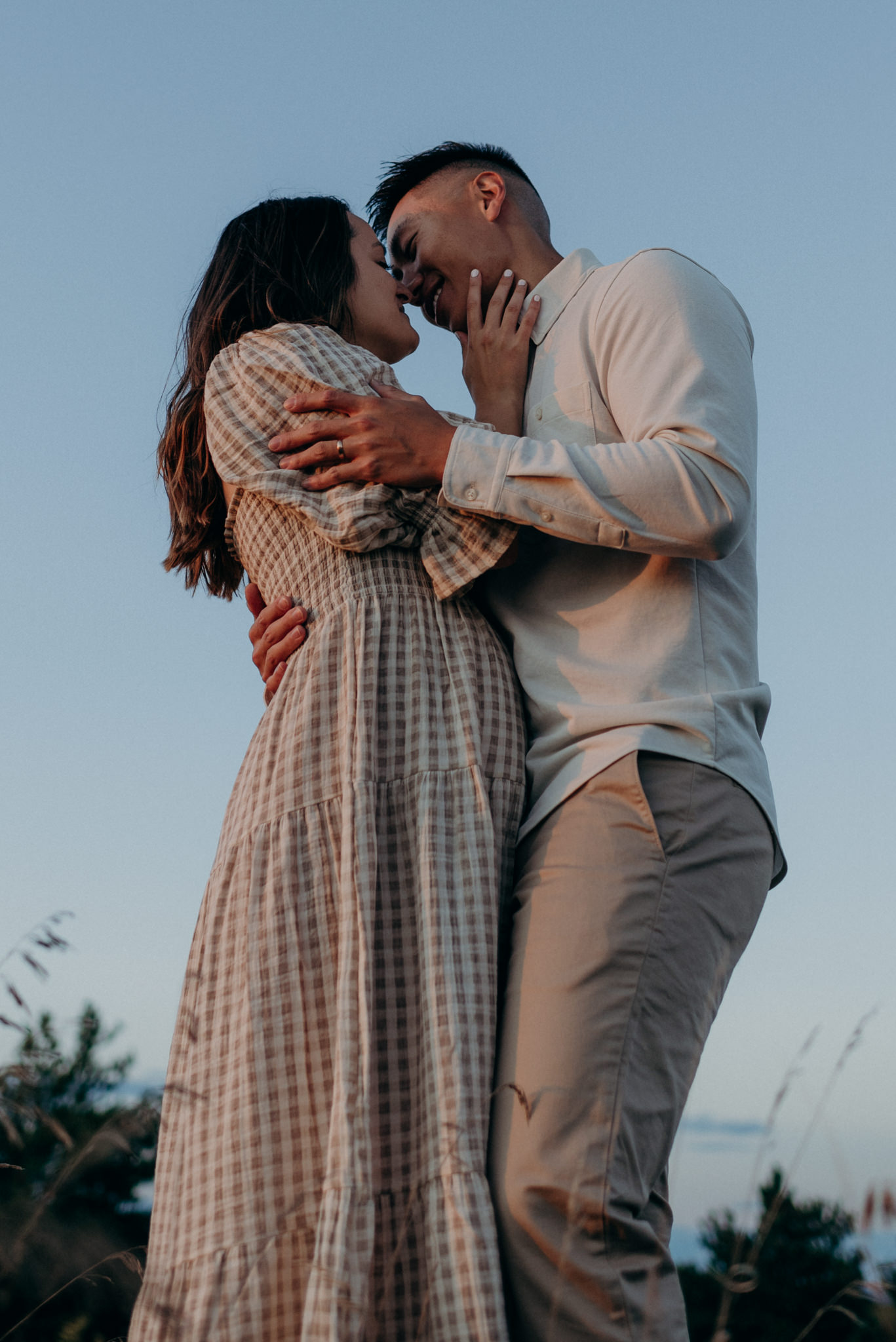 summer sunset maternity shoot in Uxbridge