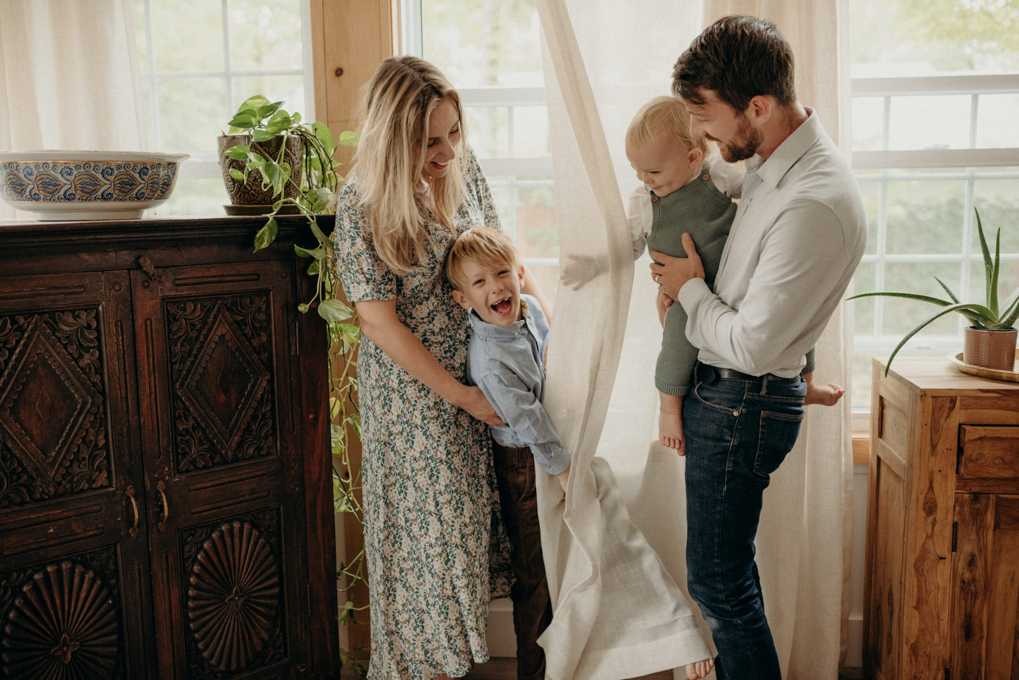 Aylmer family shoot at home