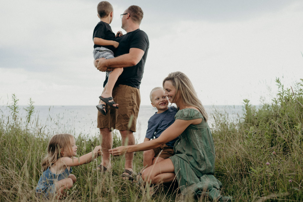 Rainy Ontario family shoot