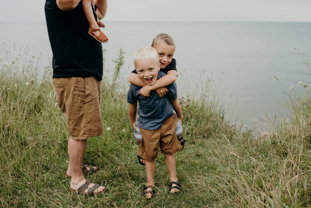 Rainy Ontario family shoot